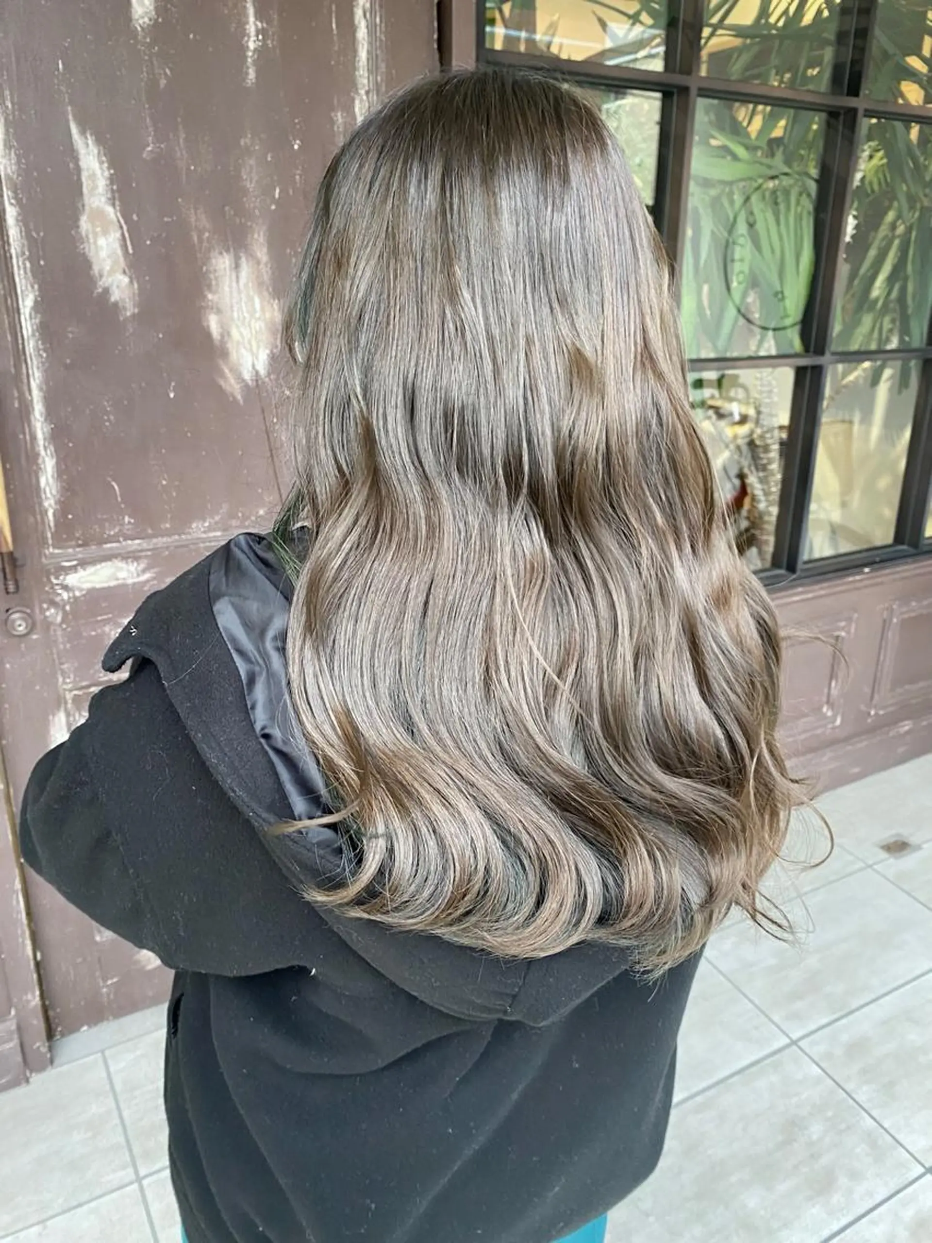 ロング カラー ブラウンカラー オリーブブラウン 川越 輝梨奈のヘアスタイル