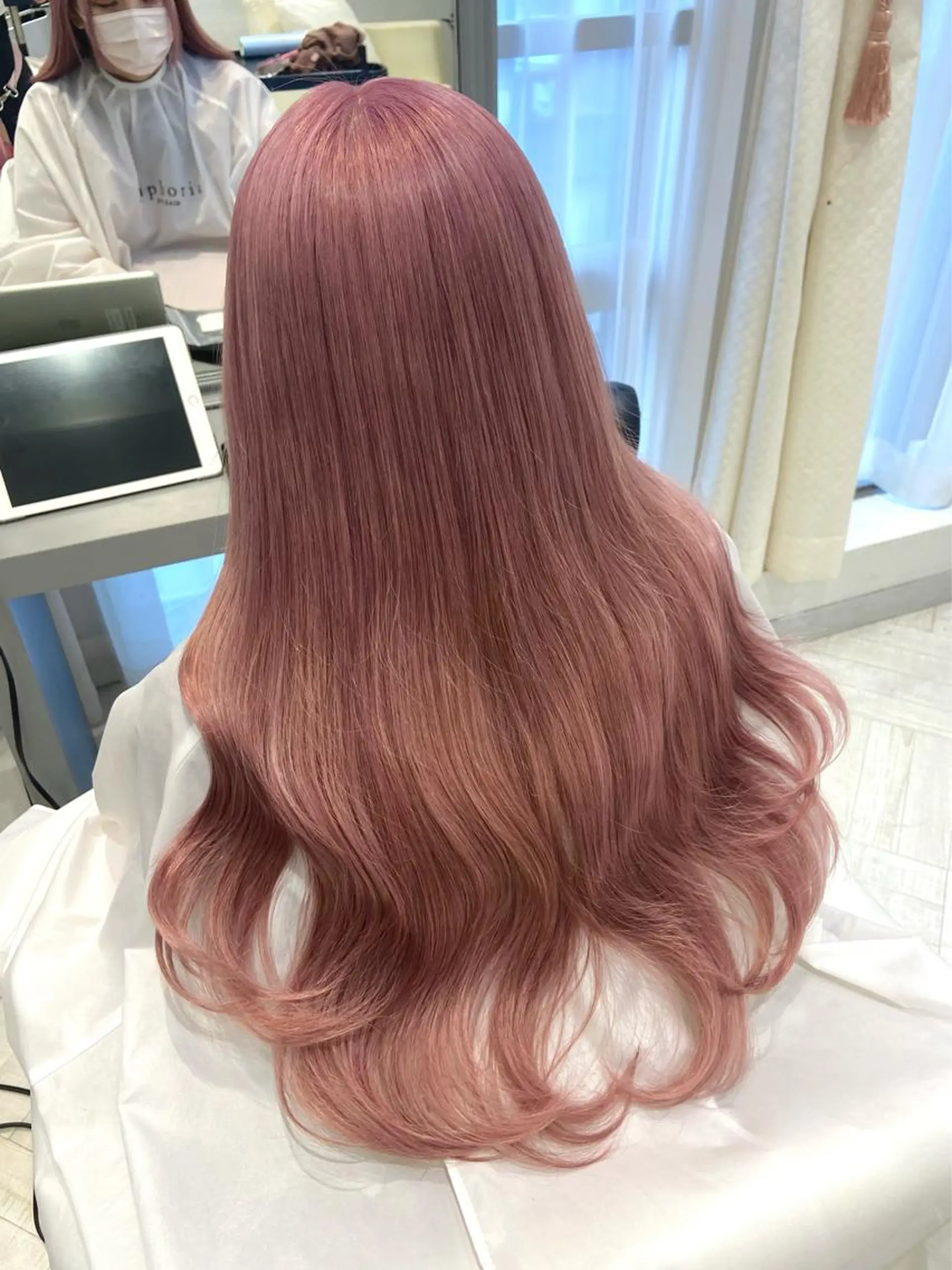 ロング カラー ベージュカラー ブリーチ ピンクカラー ピンクベージュ ヘアカラー 🌼 足谷 美空 🌼のヘアスタイル