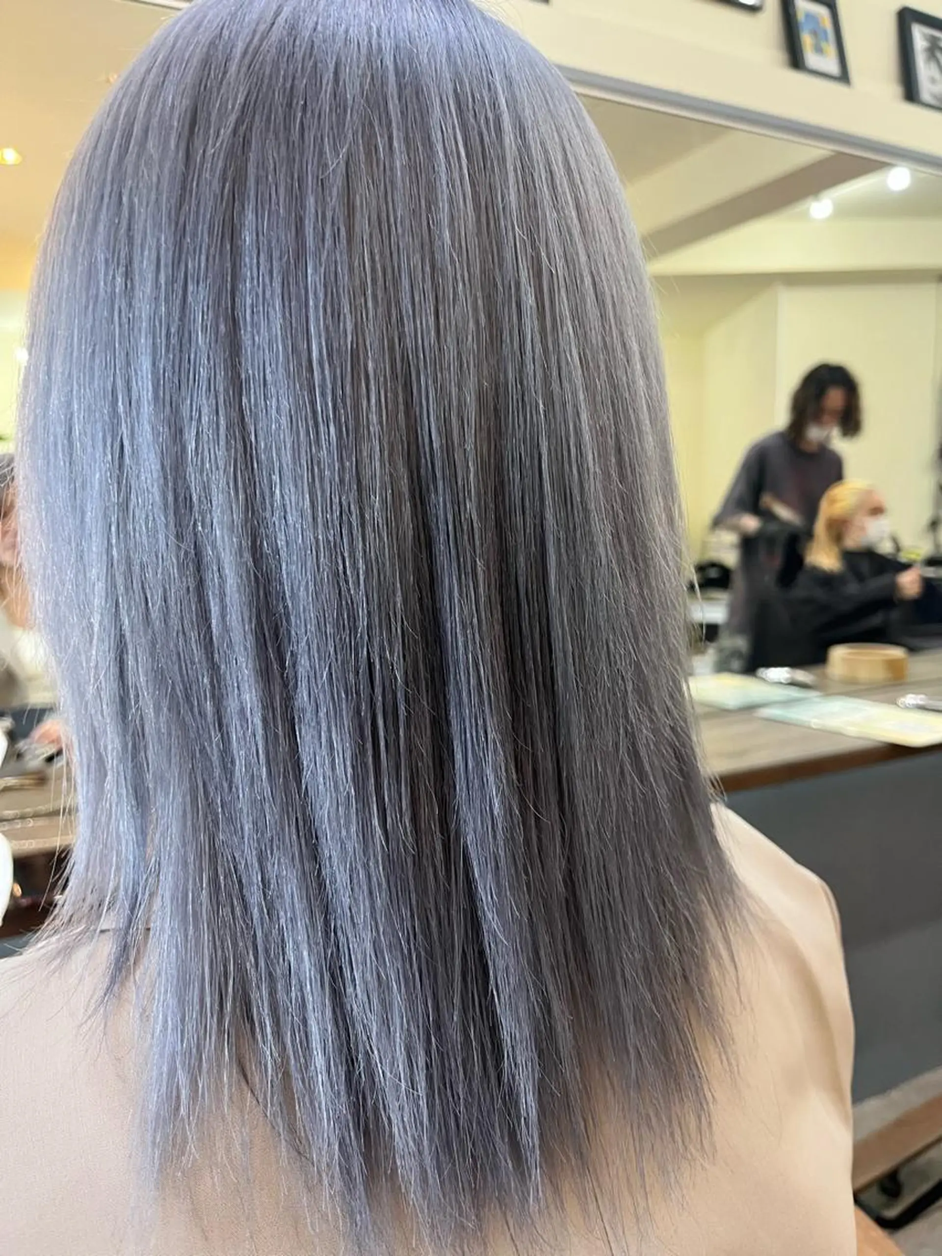カラー バレイヤージュ ブリーチ ケアブリーチ ダブルカラー イヤリングカラー 戸川 紗良のヘアスタイル