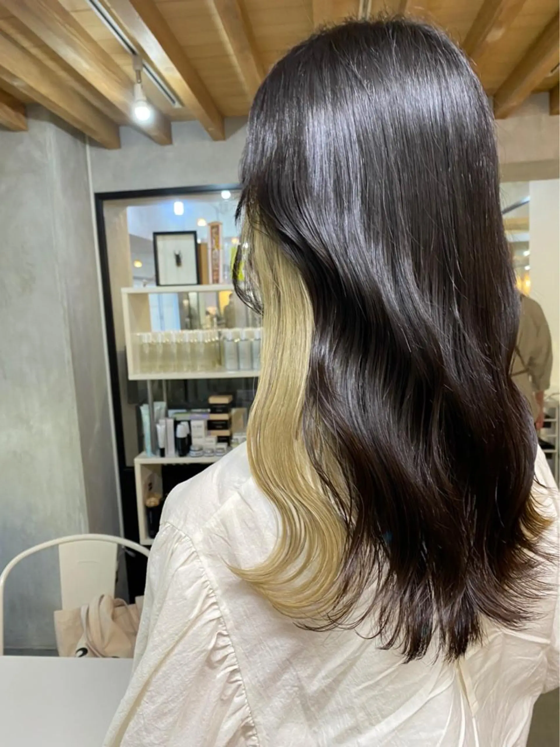 セミロング イエローカラー 福井 采未のヘアスタイル