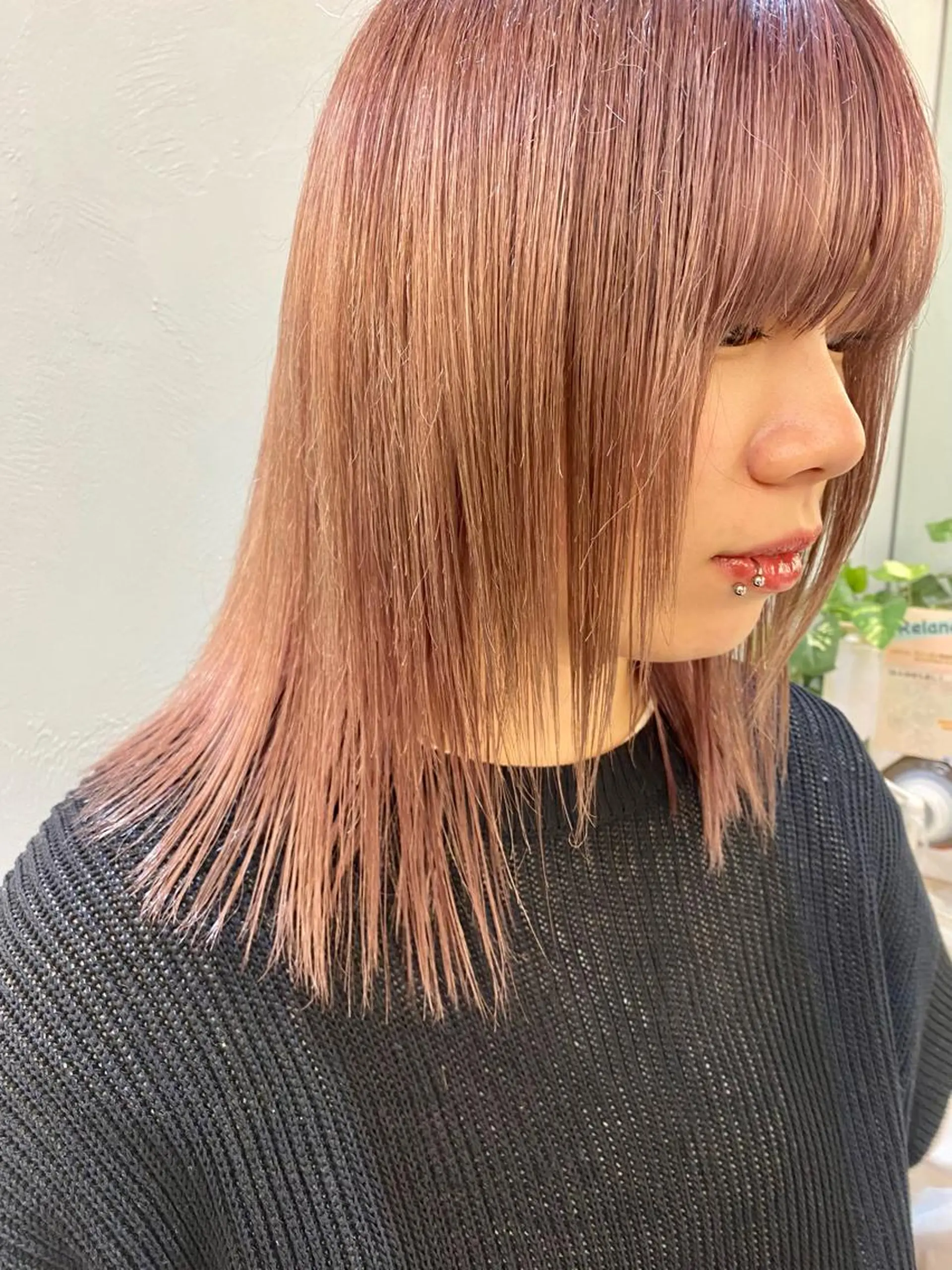 ミディアム カラー ヘアカラー トリートメント 顔周り/ブリーチなし /縮毛矯正🫧伊勢のヘアスタイル