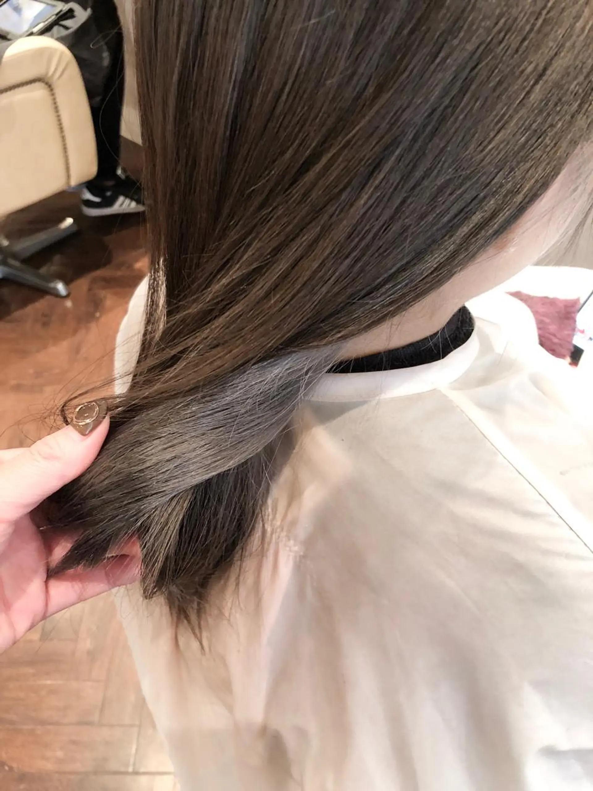 ロング カラー シルバー ヘアカラー いしだ みさきのヘアスタイル
