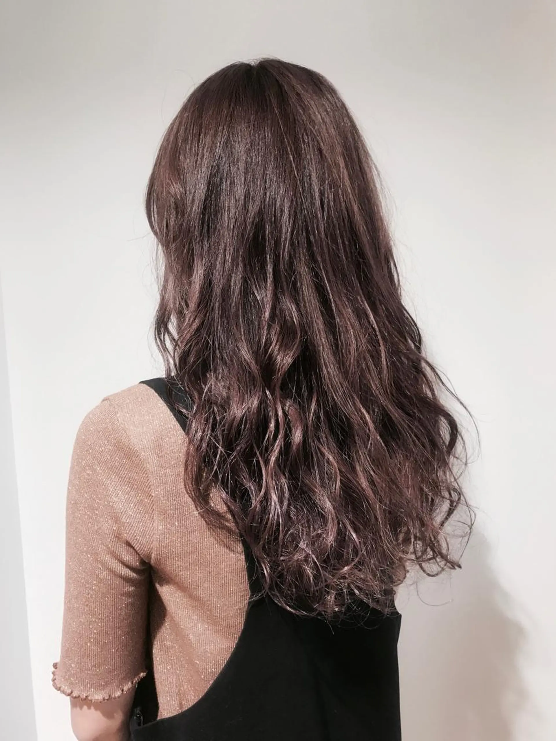 セミロング カラー パーマ イルミナカラー ブリーチ特化 梅田本多翔のヘアスタイル