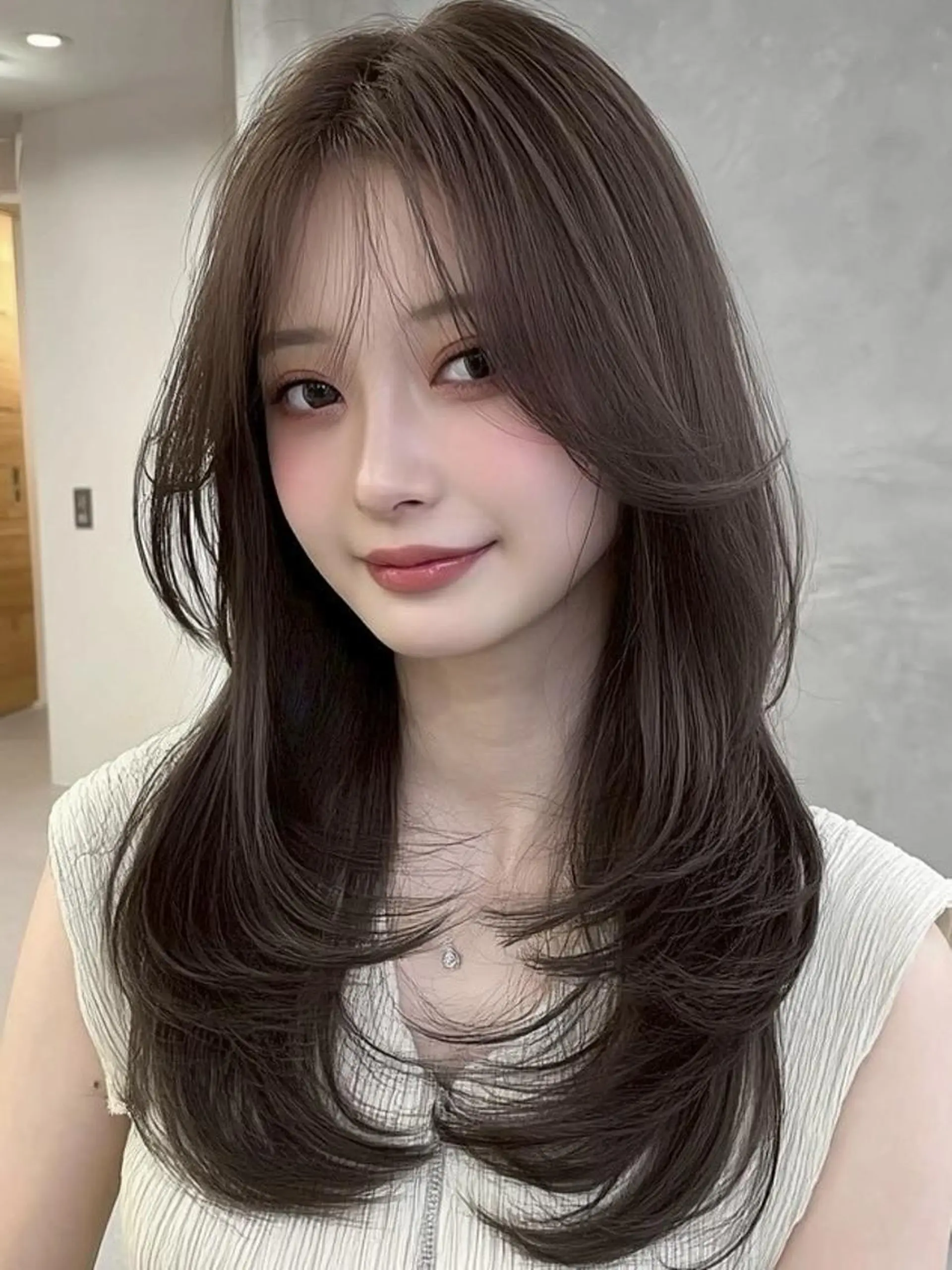 セミロング レイヤーカット ヘアカラー MARIN /天王寺 🤍のヘアスタイル