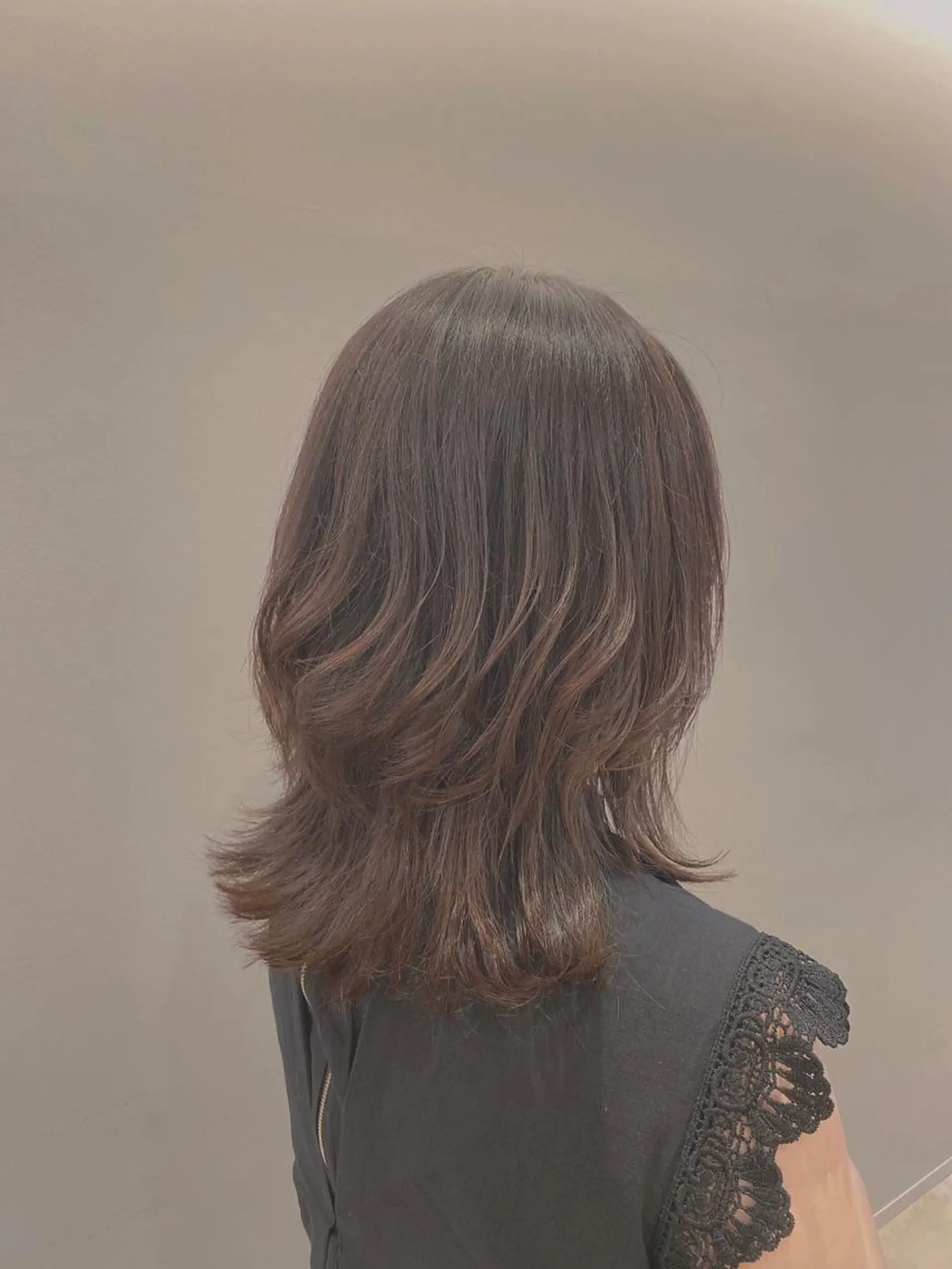 ミディアム 顔周りデザイン/ ママ美容師/濱ほのかのヘアスタイル