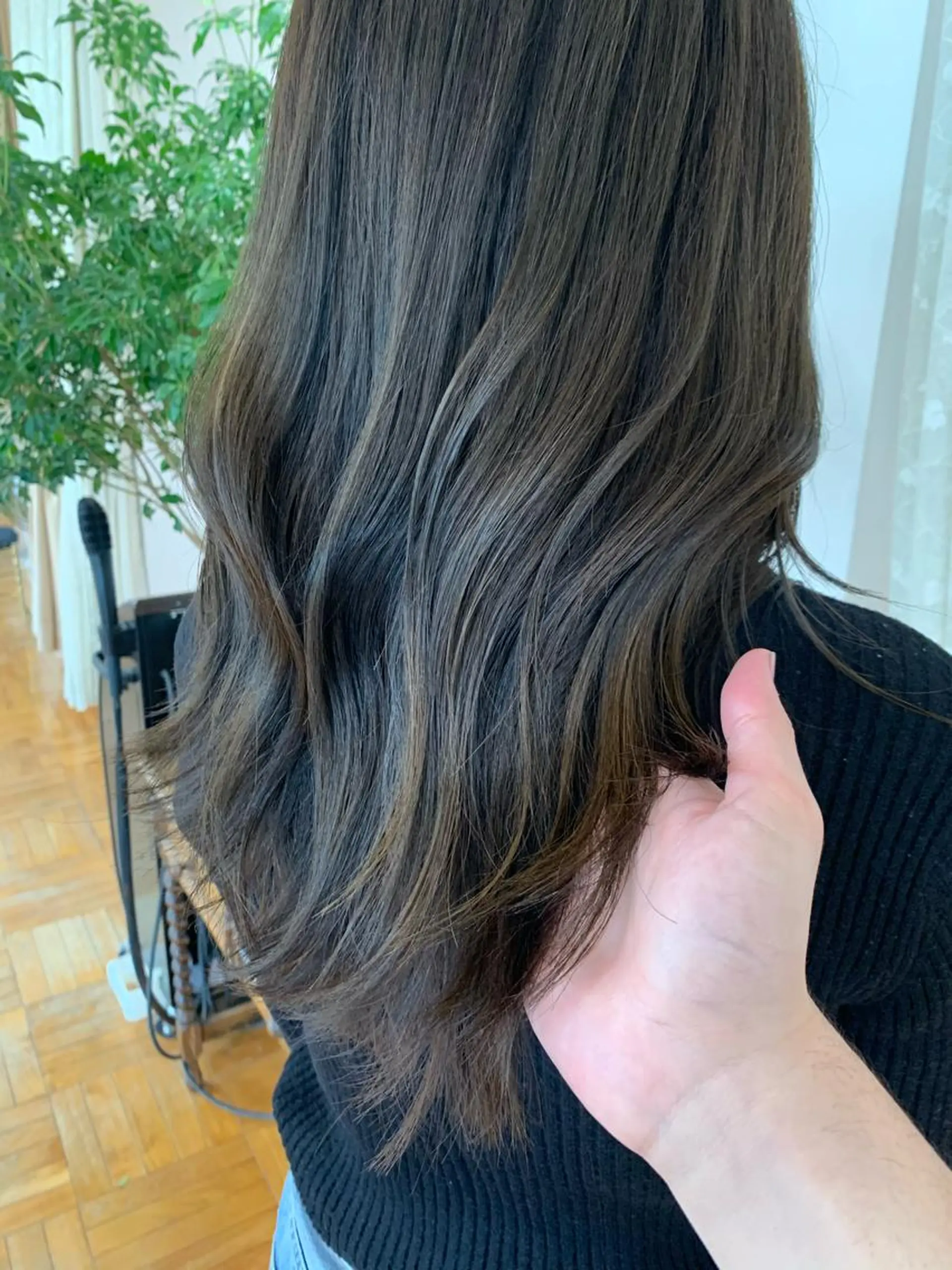 セミロング カラー ブリーチ 透明感カラー グレージュ ブリーチなしカラー オリーブグレージュ カット 縮毛矯正 of hair所属・☀️朝５分で決まる ショート/廣瀬隆志のヘアスタイル