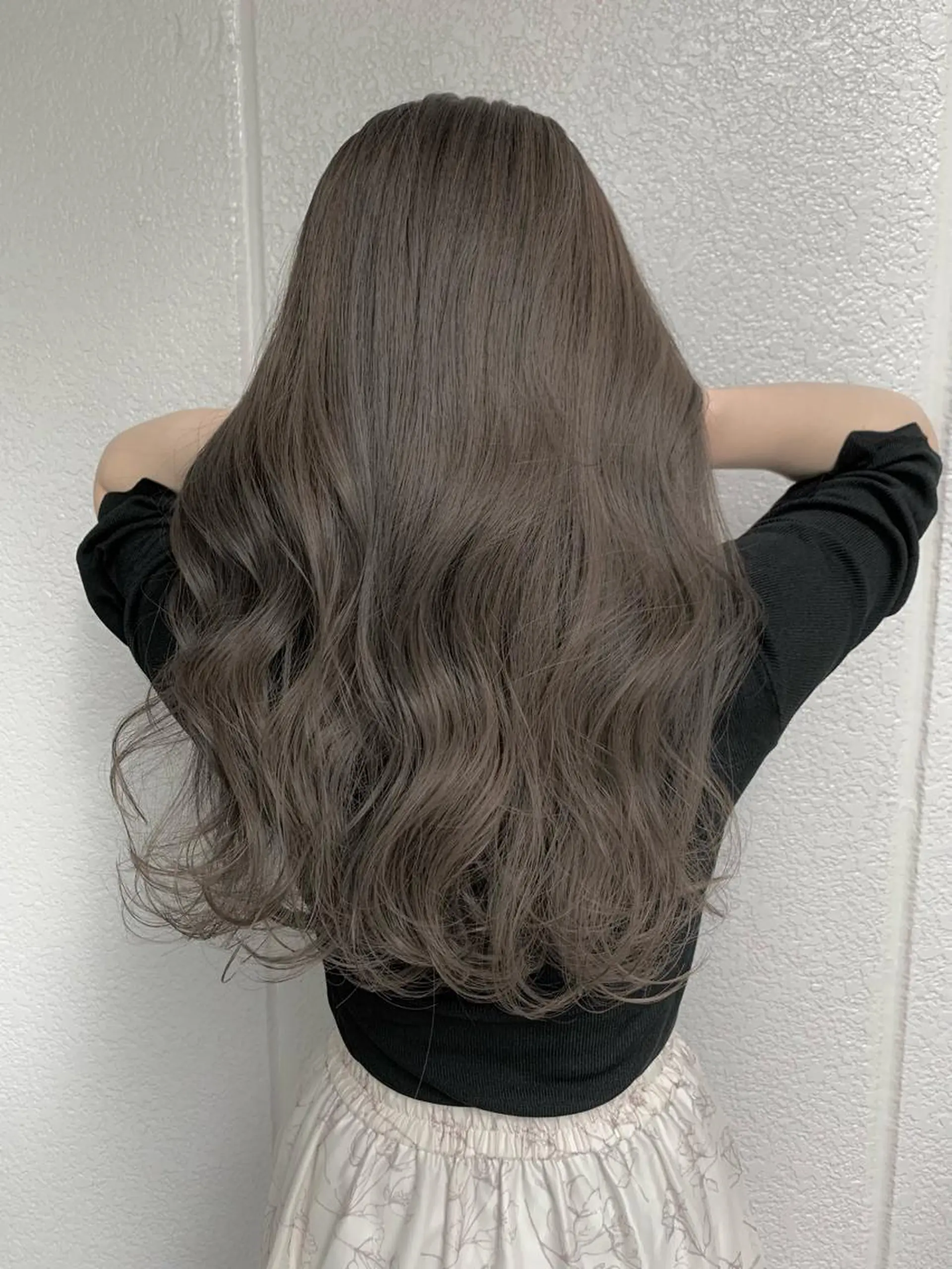 ロング カラー ブリーチ グレージュ ミルクティーグレージュ 💎赤み消しカラー 特化型デザイナー💎のヘアスタイル