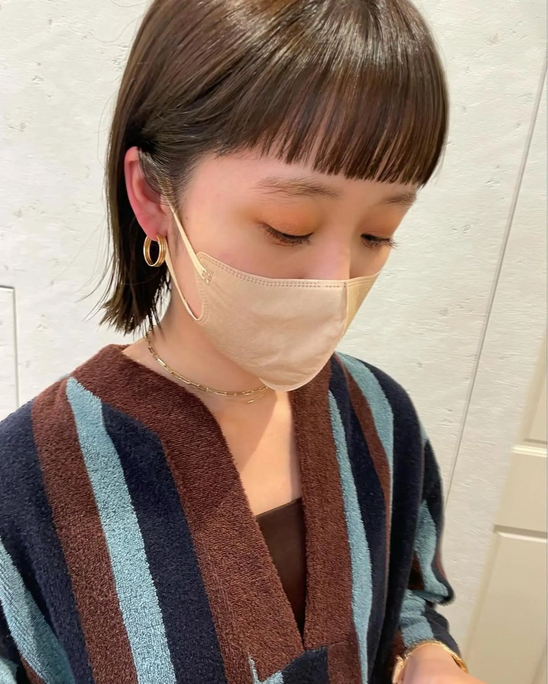 ショート カラー アッシュ アッシュブラウン ブラウンカラー オン眉 ワイドバング ♥️ブリーチ/ボブ/ レイヤー♥️maiのヘアスタイル