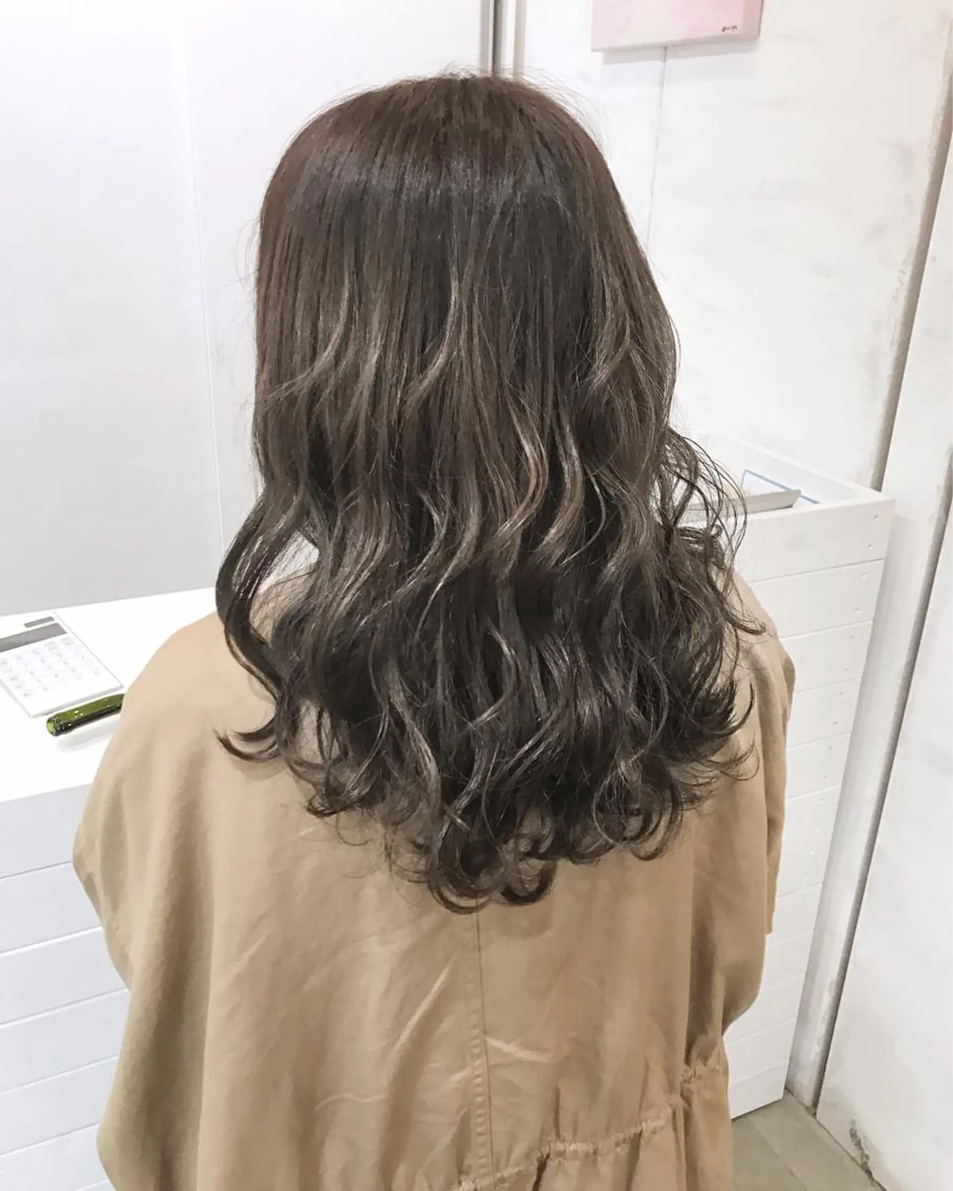 セミロング カラー ヘアアレンジ アッシュ アッシュグレー アッシュグレージュ グレージュ ヘアカラー トリートメント 縮毛矯正 髪質改善寺坂雄飛💐のヘアスタイル