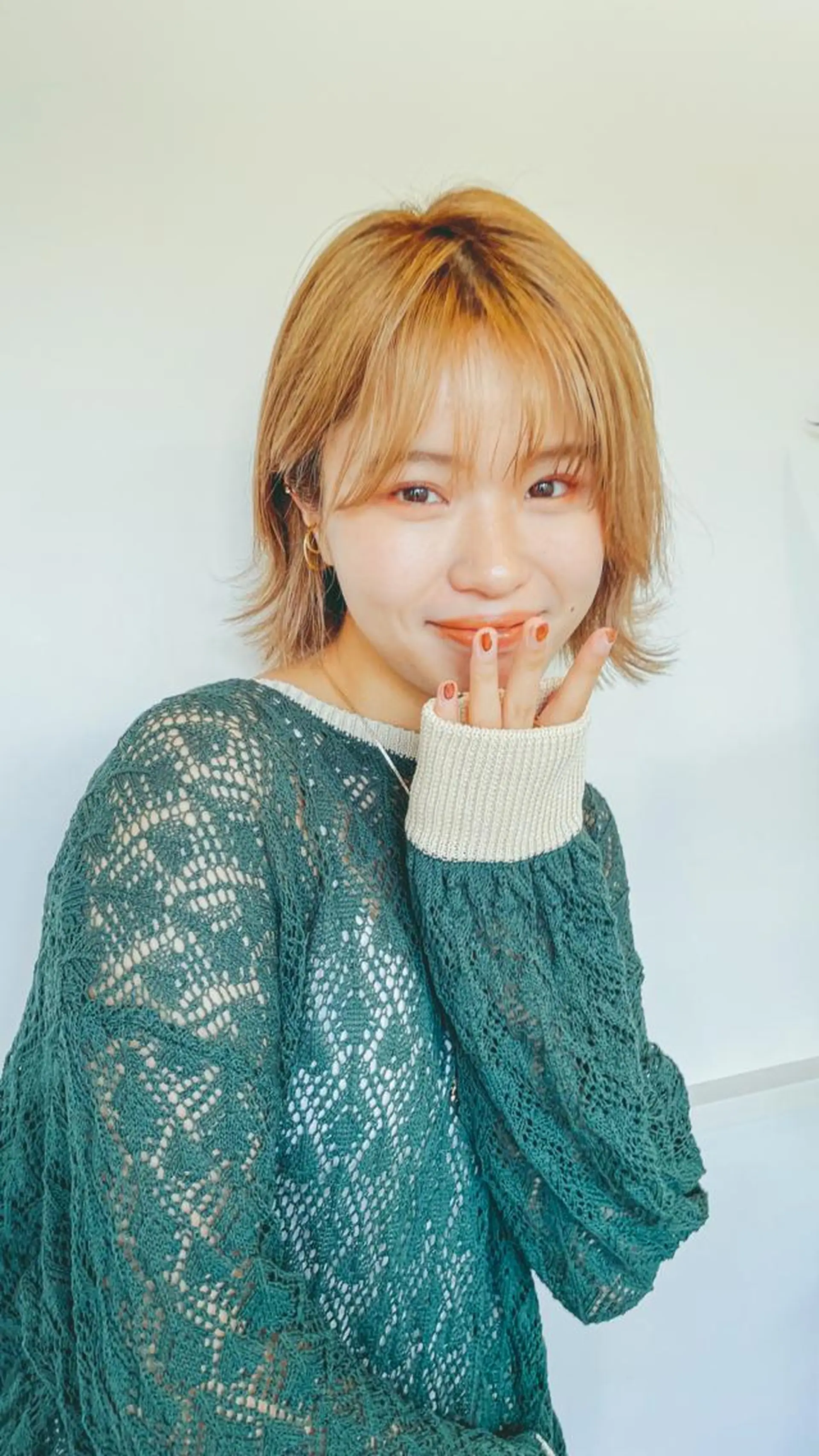 ミディアム ボブ 外ハネヘア 吉田 浩太郎のヘアスタイル