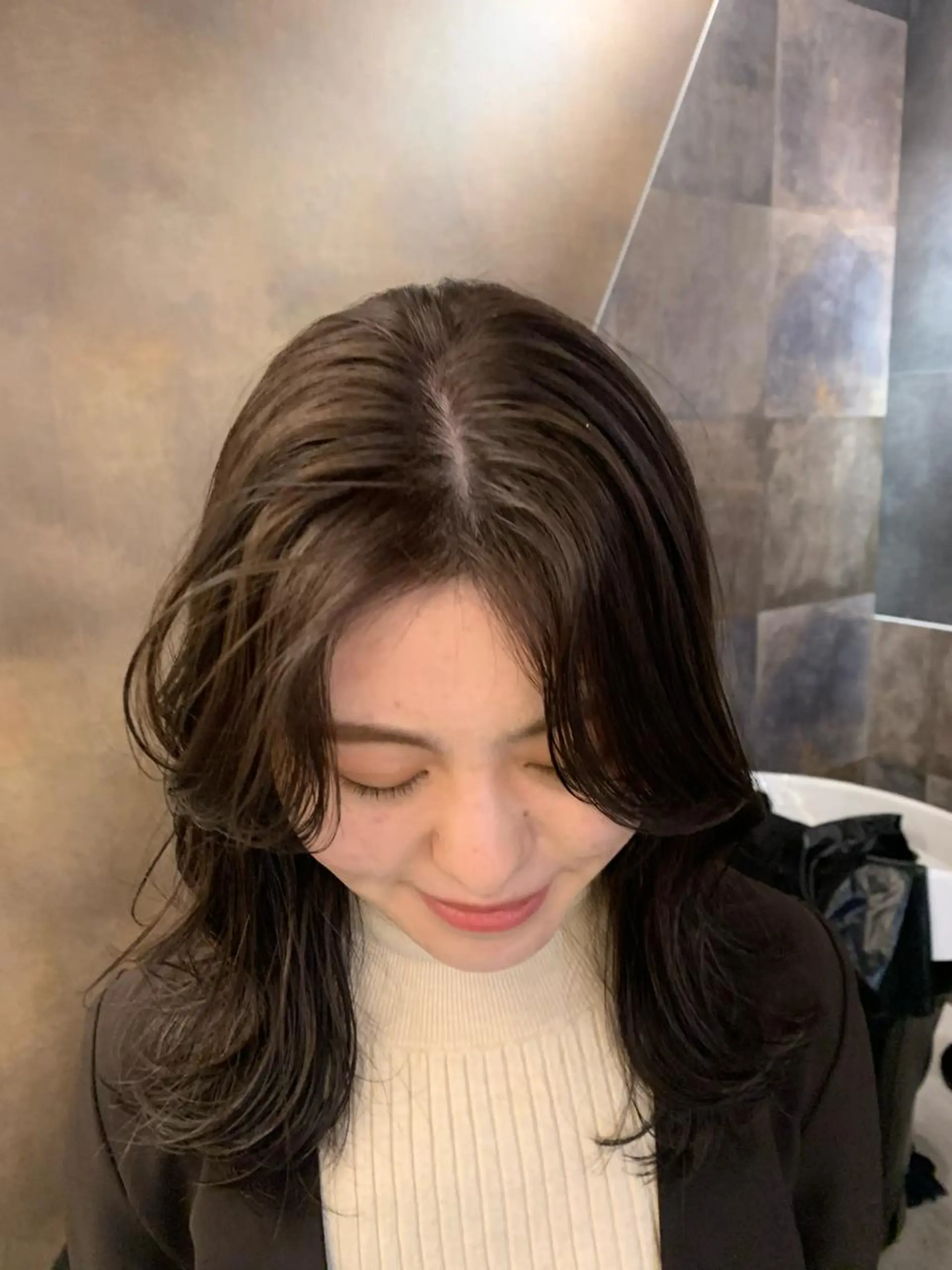 ロング カラー カット ヘアカラー SAKINO． ベージュカラーのヘアスタイル