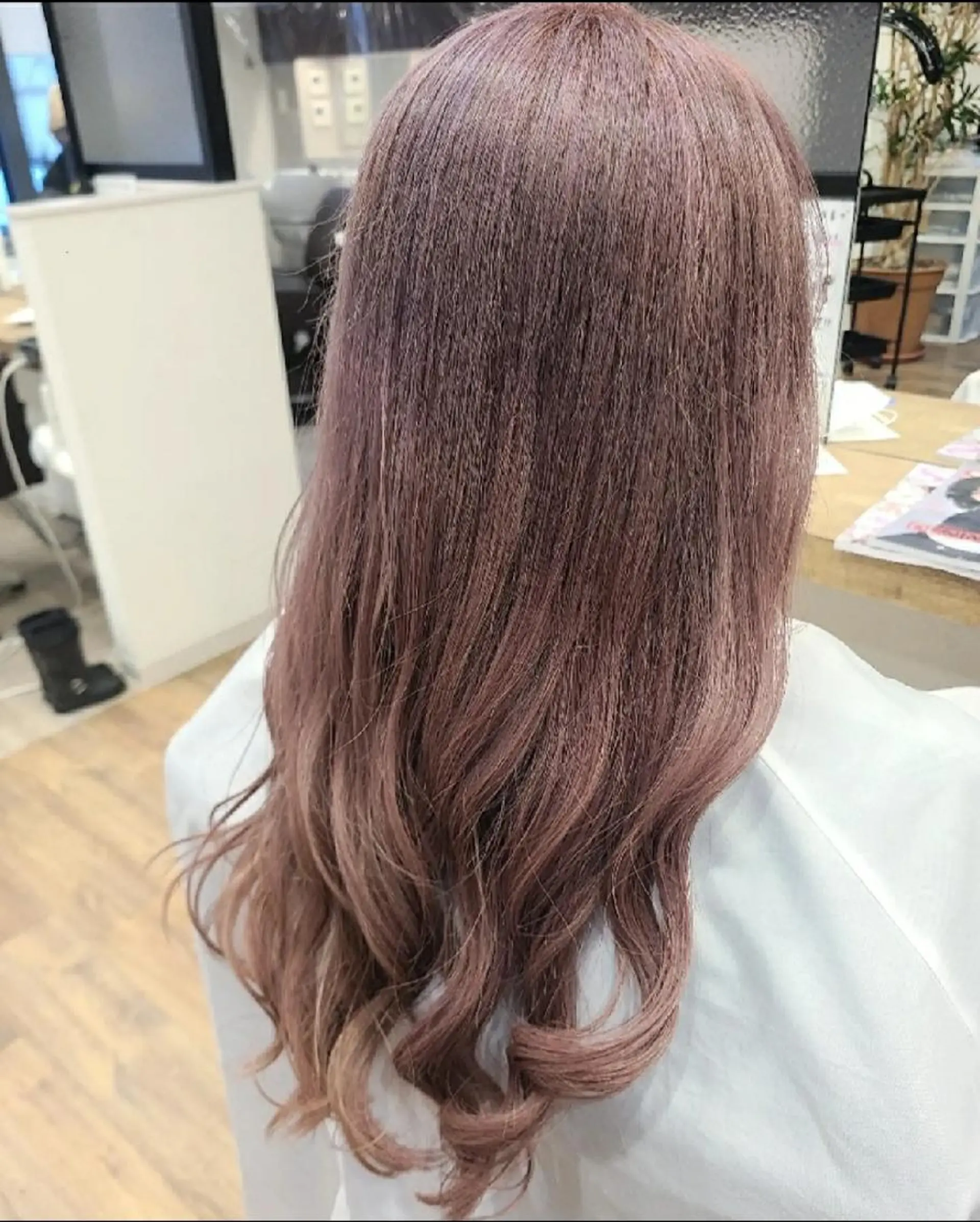 ロング カラー ベージュカラー ピンクカラー ピンクベージュ ヘアカラー トリートメント 関口 友菜のヘアスタイル