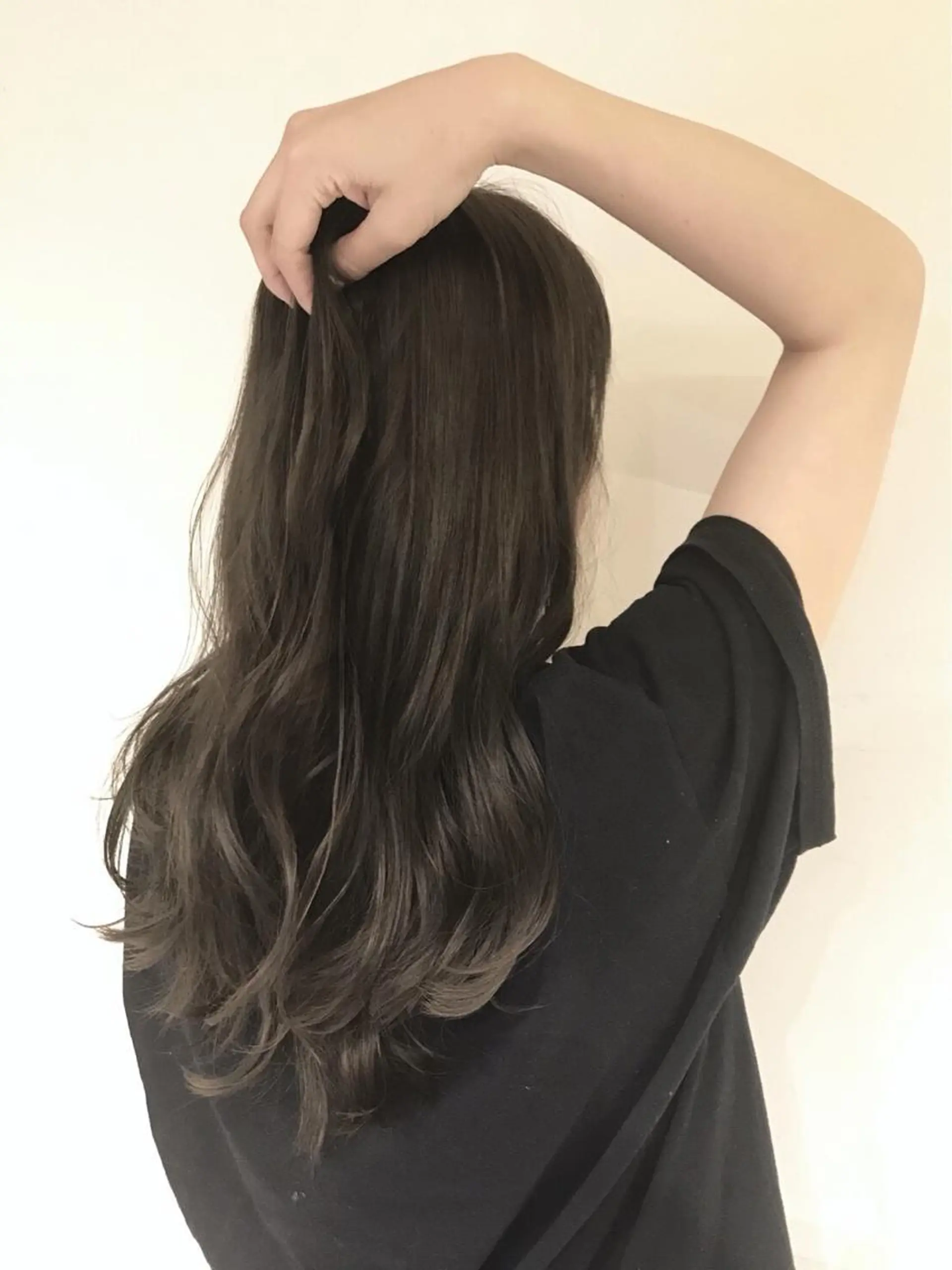 ロング カラー 野崎 ひかりのヘアスタイル