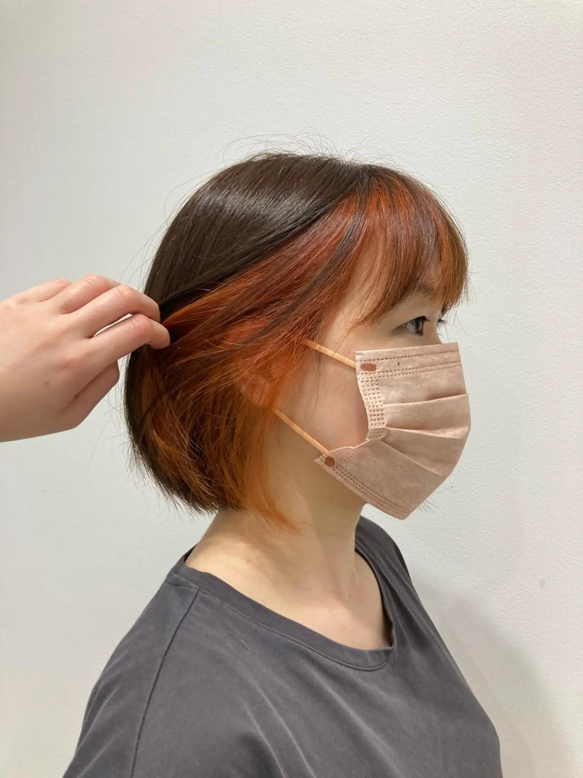 ショート カラー ブリーチ オレンジ ヘアカラー ピンクカラー🎀 米津 美佑のヘアスタイル