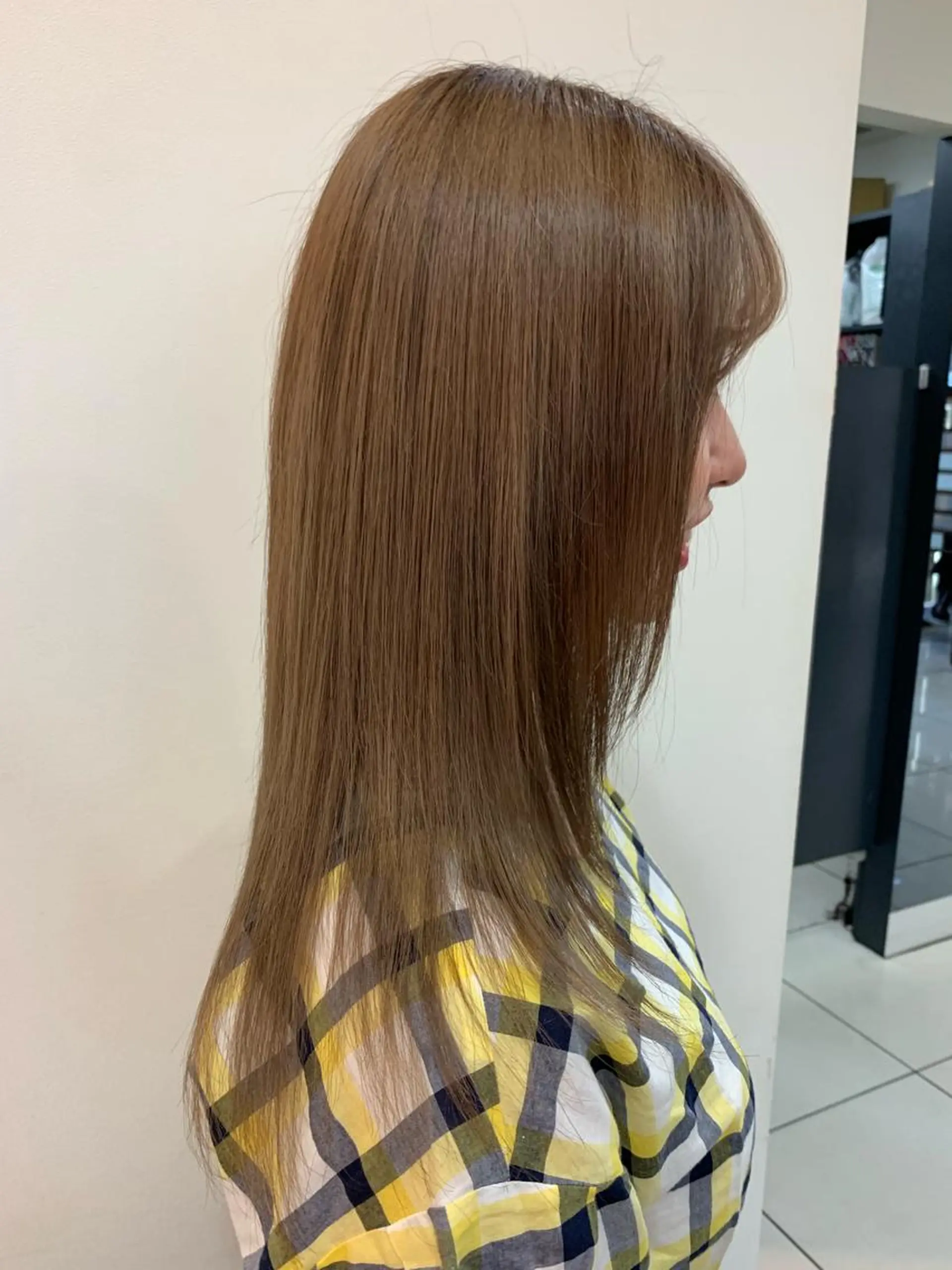 セミロング カット ヘアカラー トリートメント 羽エクステ🩷 🤍まき🤍のマツエク・マツパデザイン