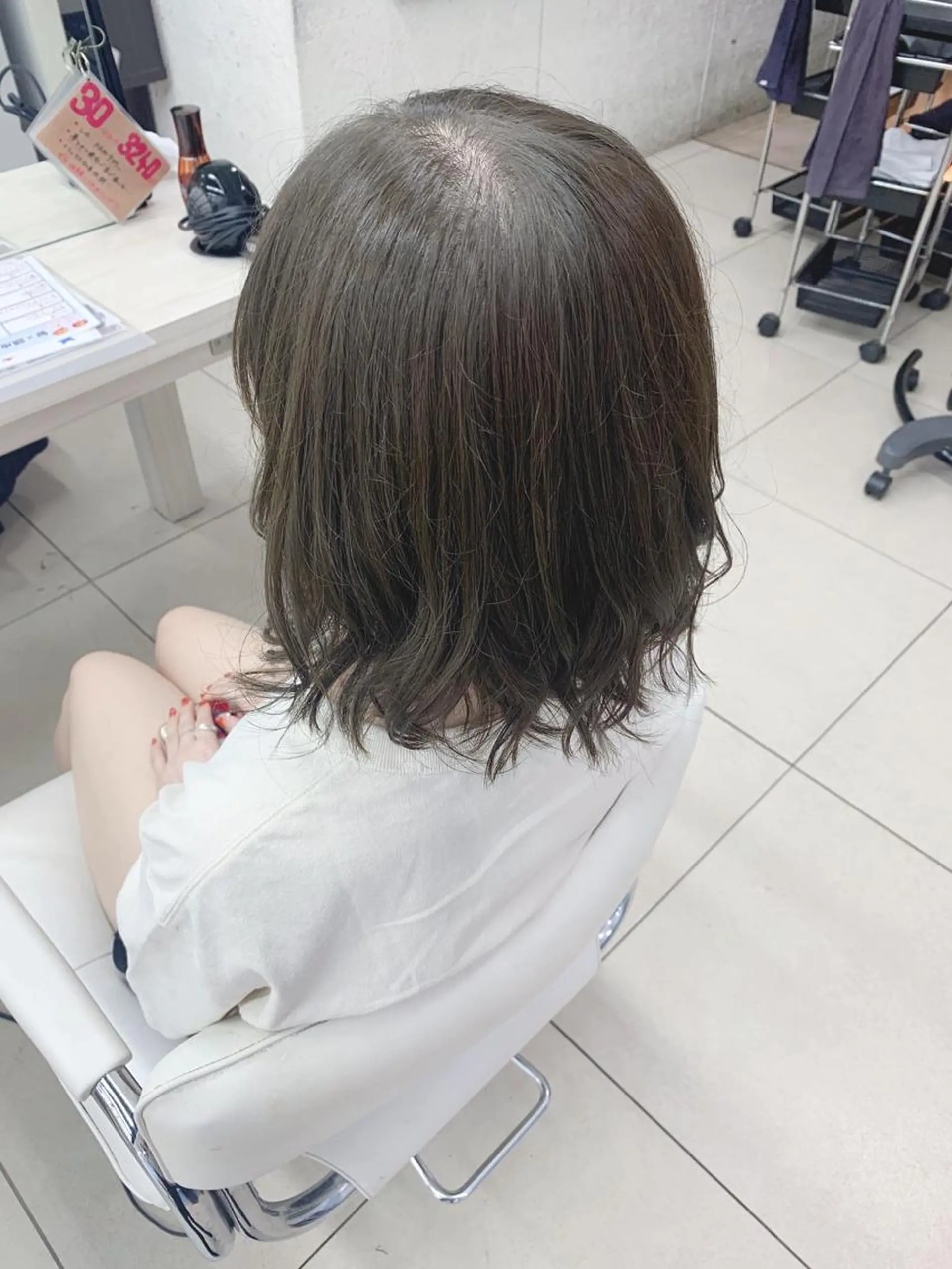 ミディアム カラー ✂︎レディース のメンズカット屋さんのヘアスタイル