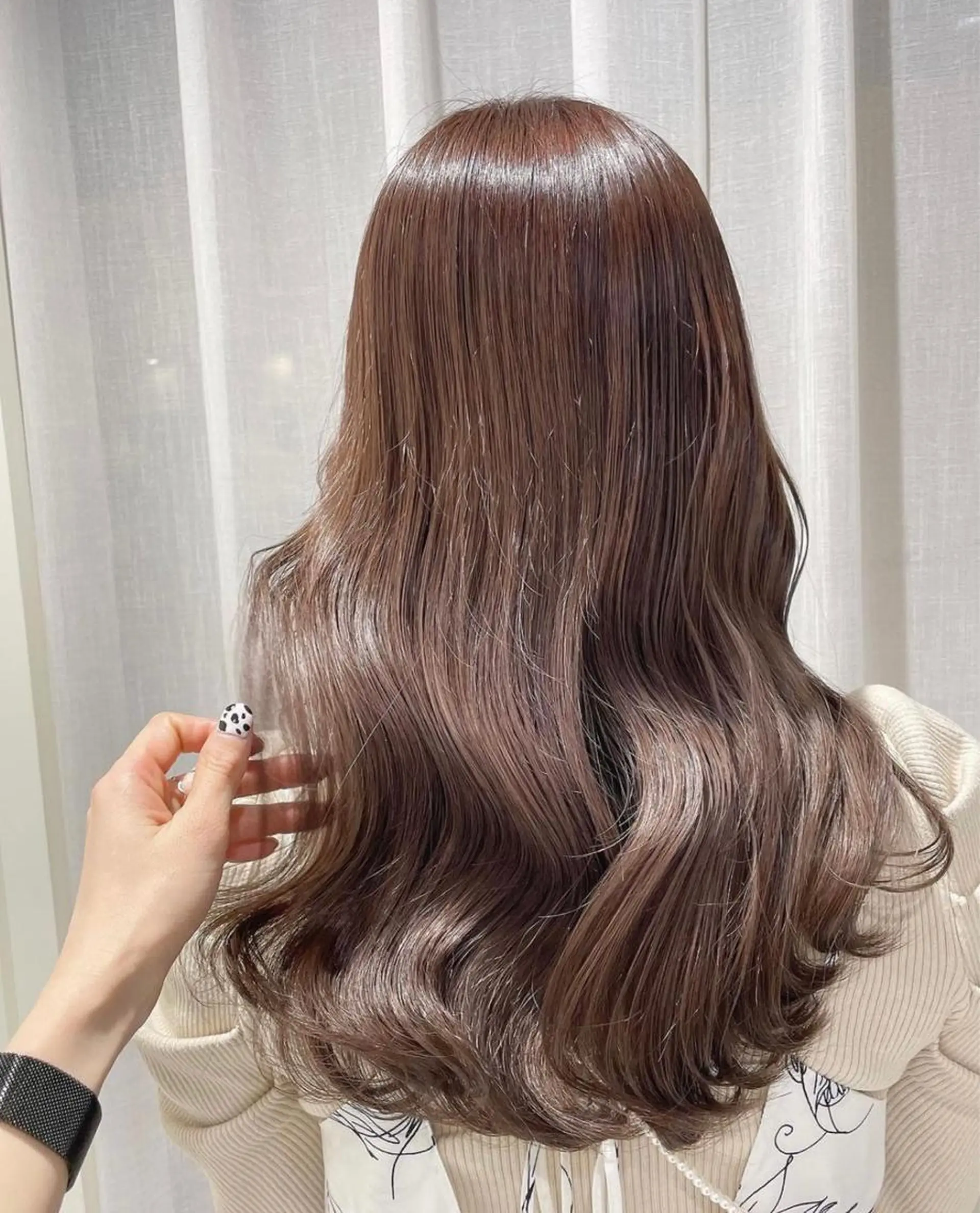 ロング カラー ベージュカラー ラベンダーカラー ラベンダーベージュ CITY louwe 脇坂彩音のヘアスタイル