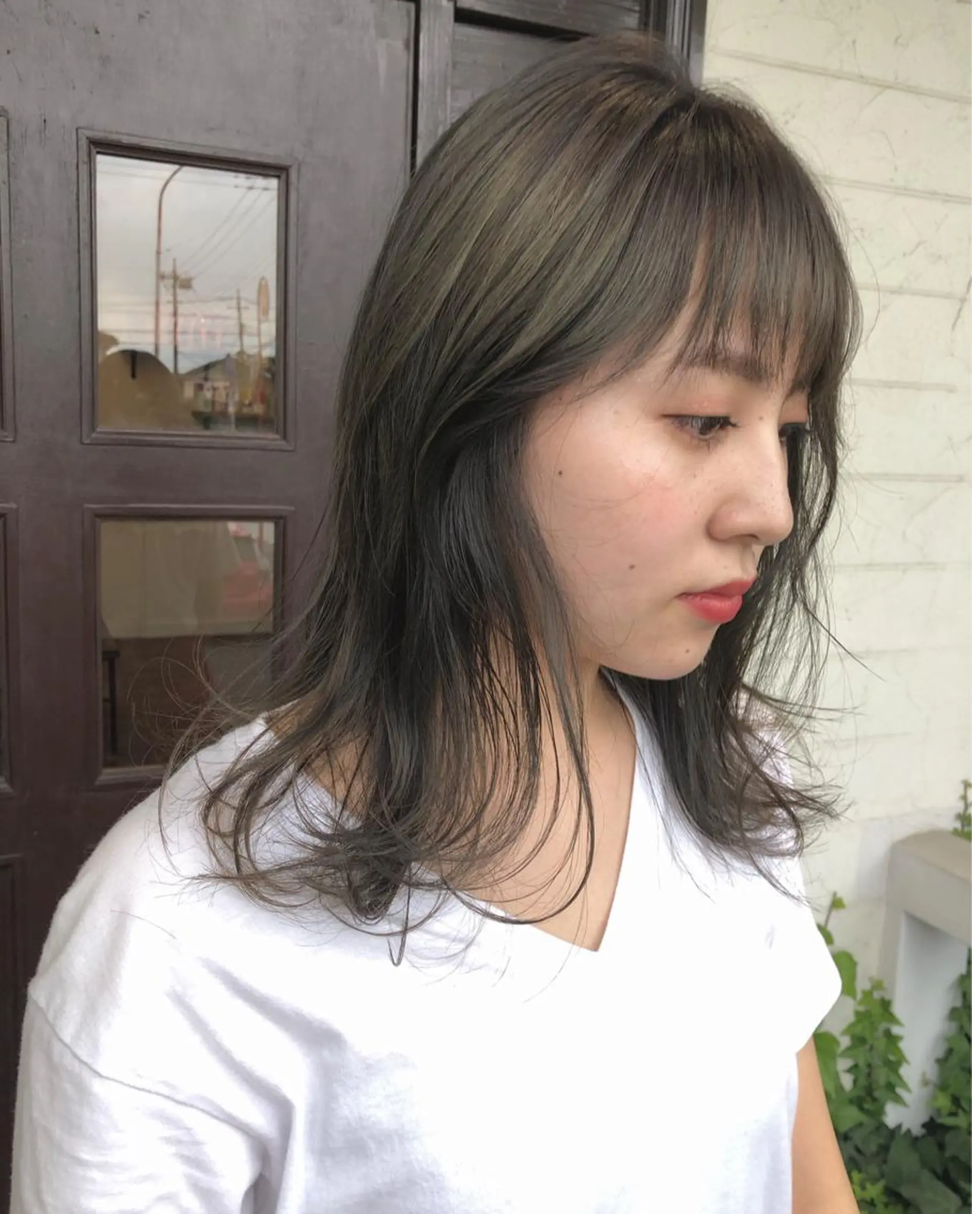 セミロング カラー ハイライトカラー ハイライト カット ヘアカラー トリートメント 江原 彩華のヘアスタイル