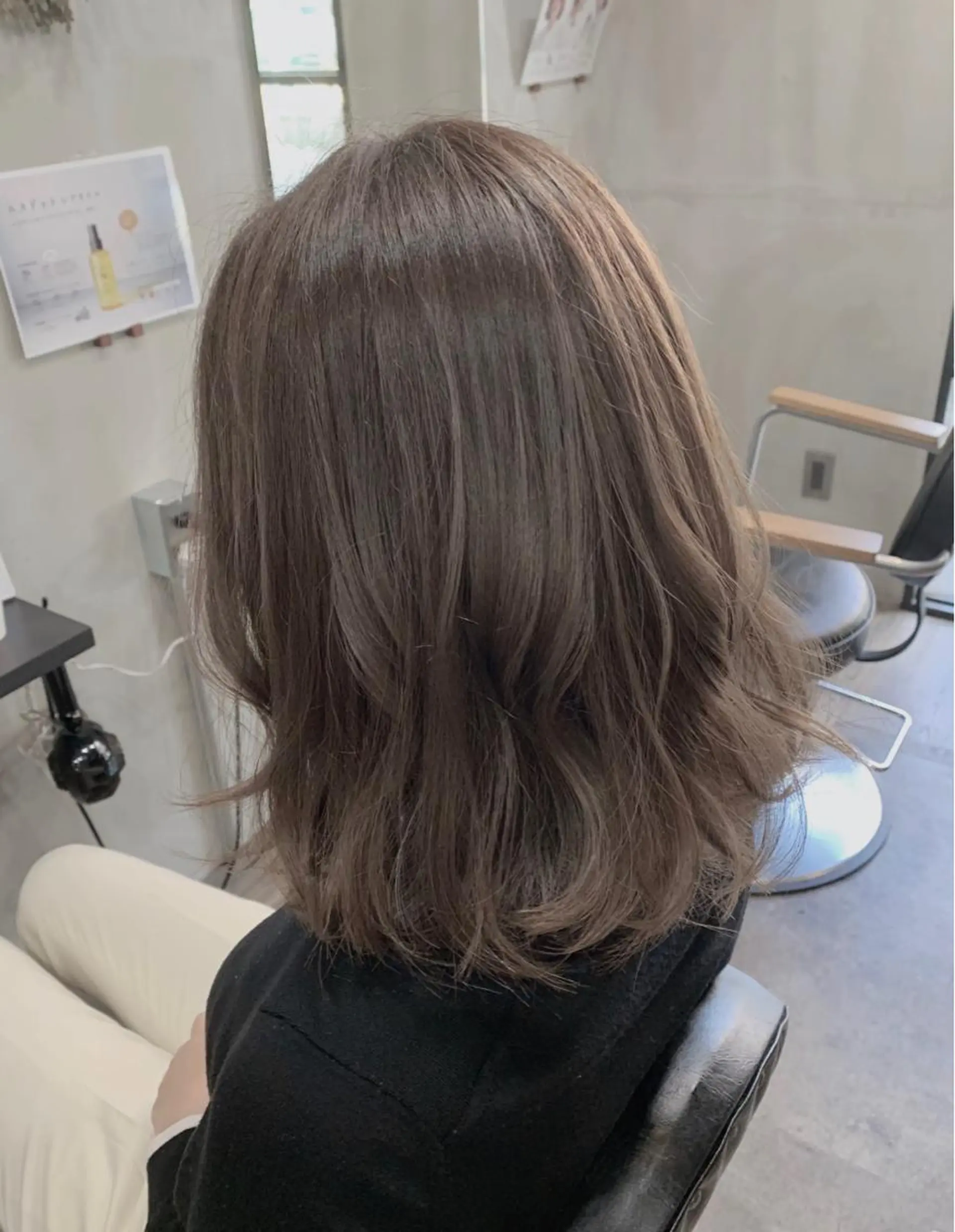 セミロング カット ヘアカラー トリートメント 山本 みきのヘアスタイル