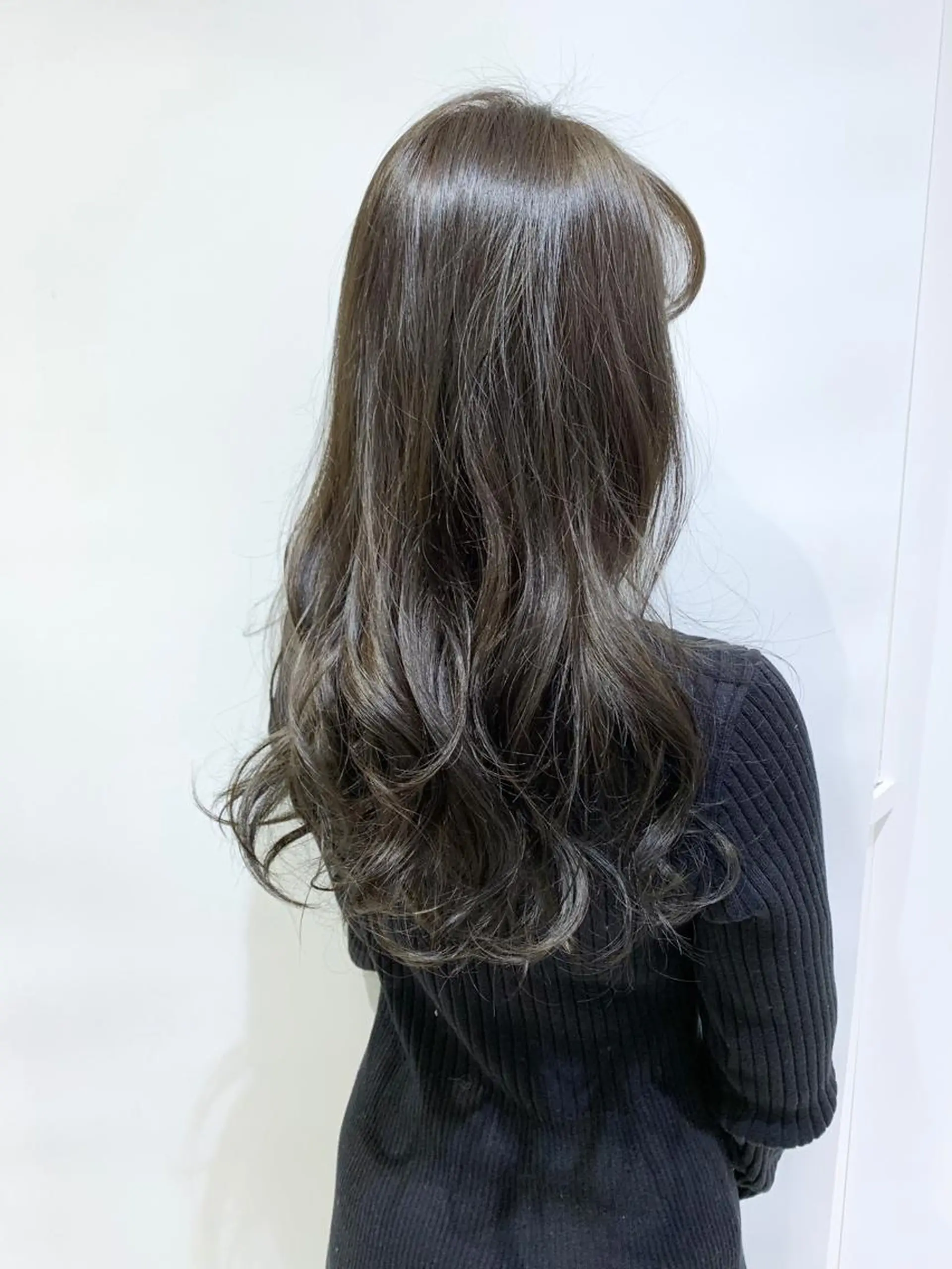 ロング カラー オチ ハナのヘアスタイル