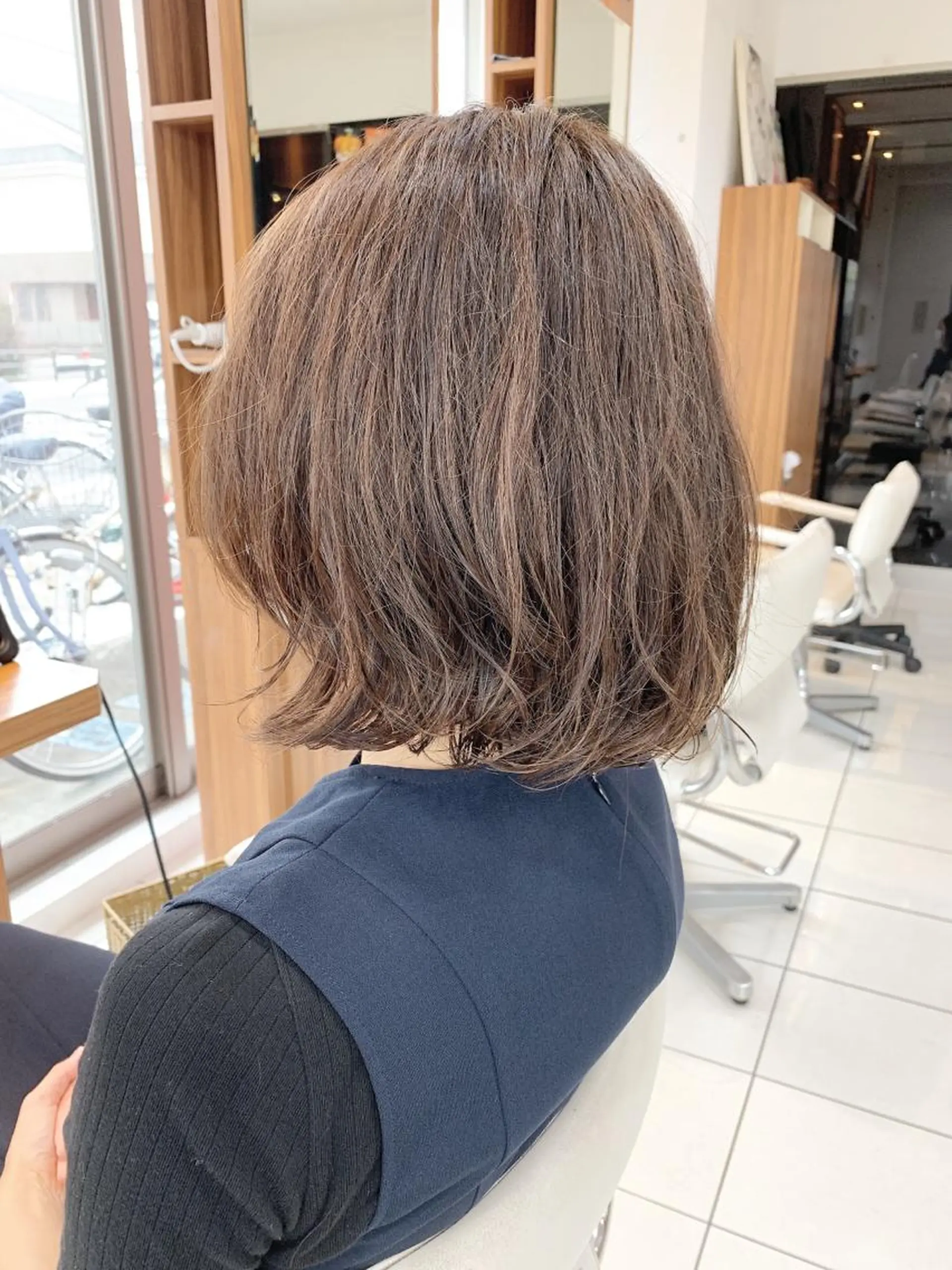 ミディアム カラー パーマ ミディアムパーマ 白髪ぼかしハイライト 柳川拓哉のヘアスタイル