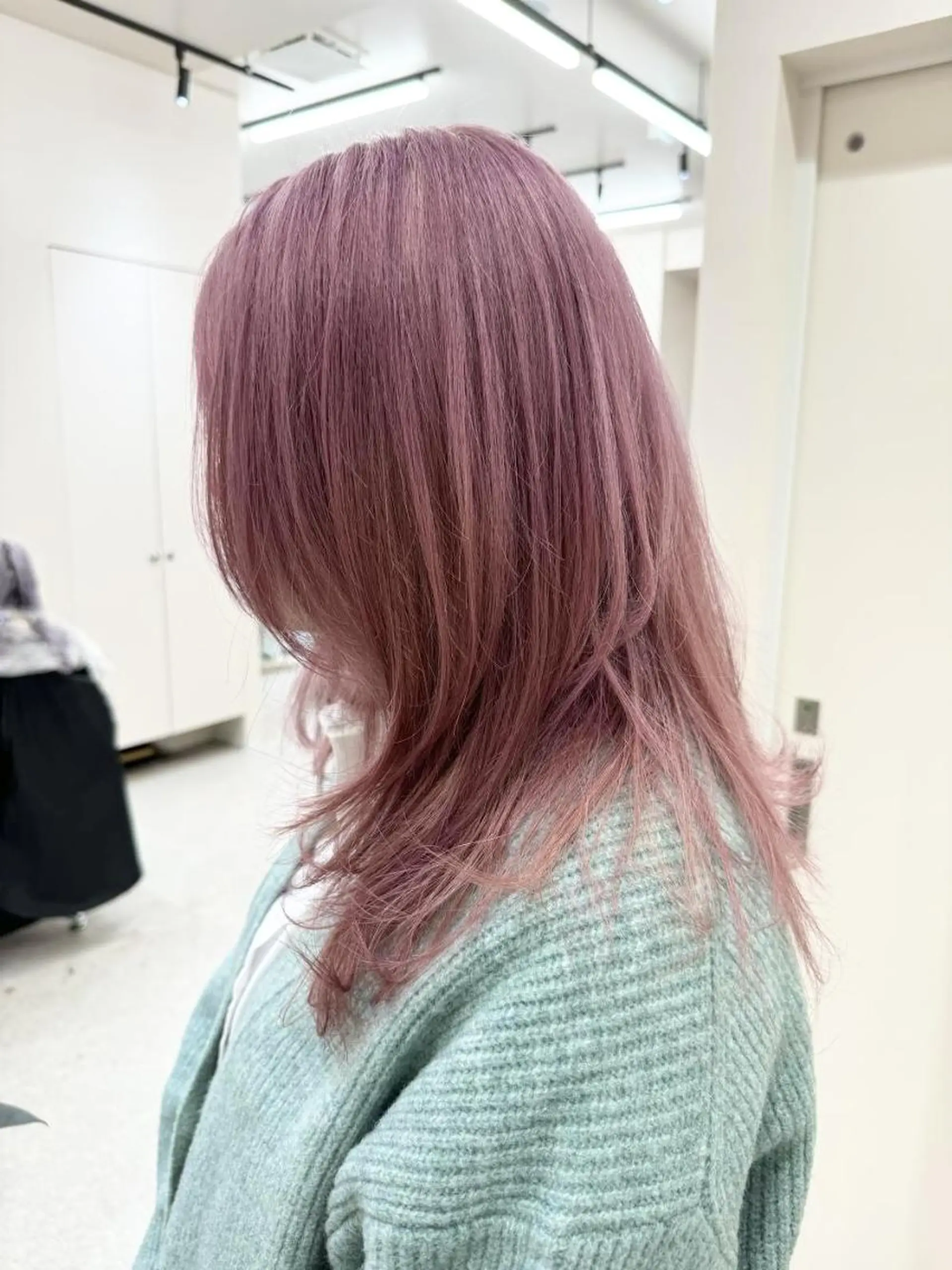 セミロング カラー ✨【公式】 juhl.横浜✨のヘアスタイル