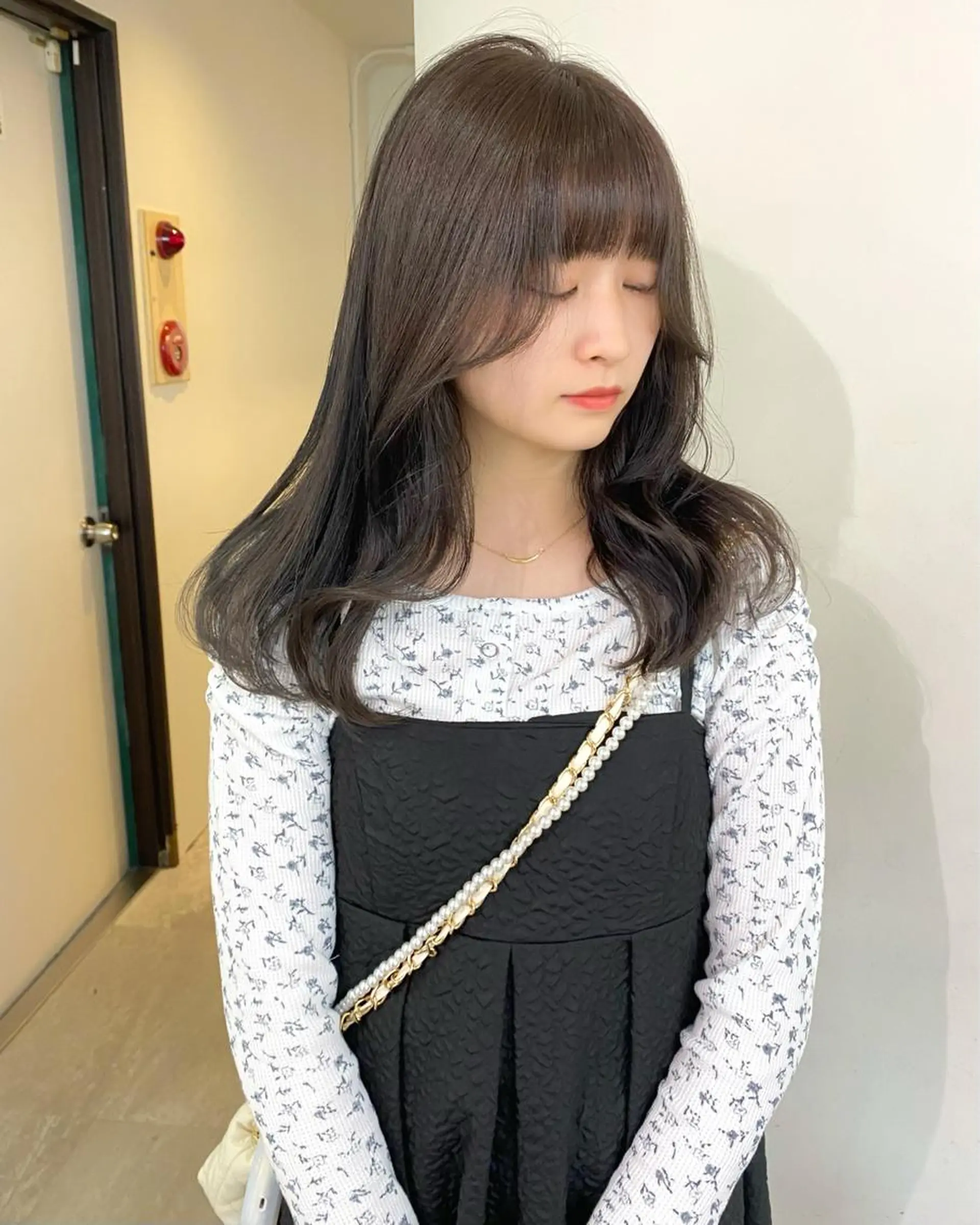 ロング カラー アッシュ ベージュカラー ブリーチ 透明感カラー ブリーチなしカラー カット ヘアカラー mizuki/ピンク ベージュ.レイヤーのヘアスタイル