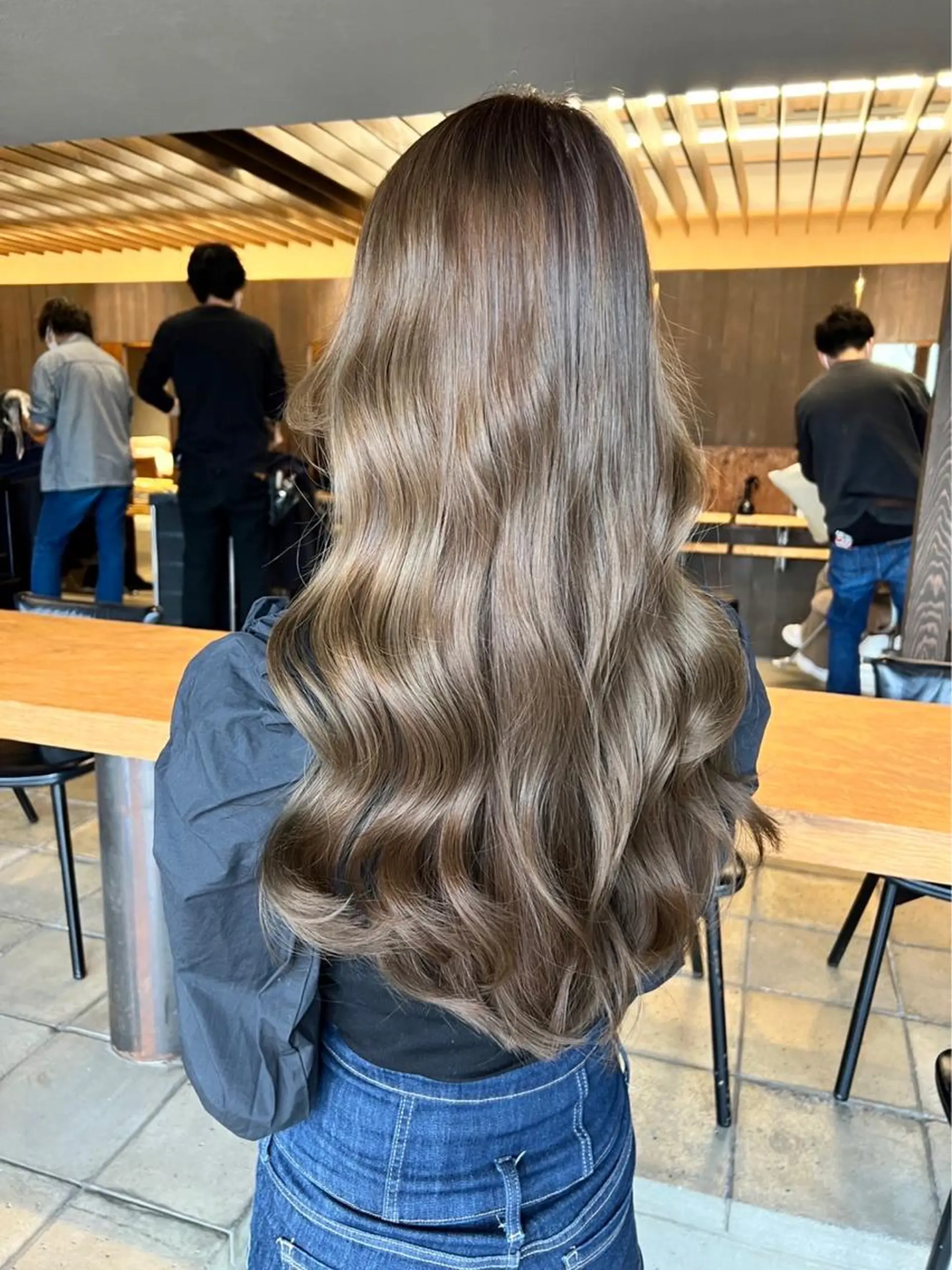 ロング カラー 小嶋 真滋のヘアスタイル