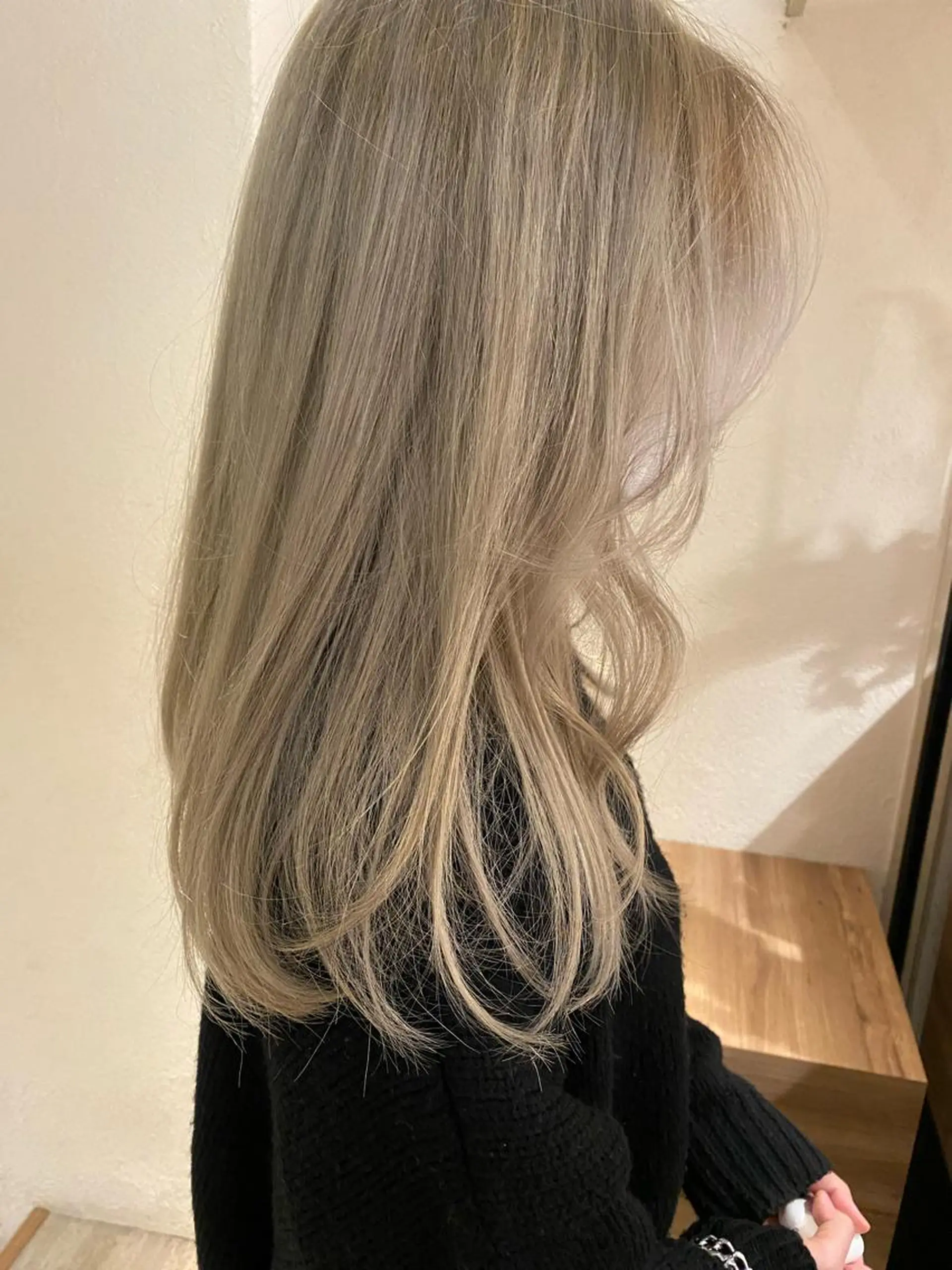 セミロング 艶髪 森田/嵩士のヘアスタイル