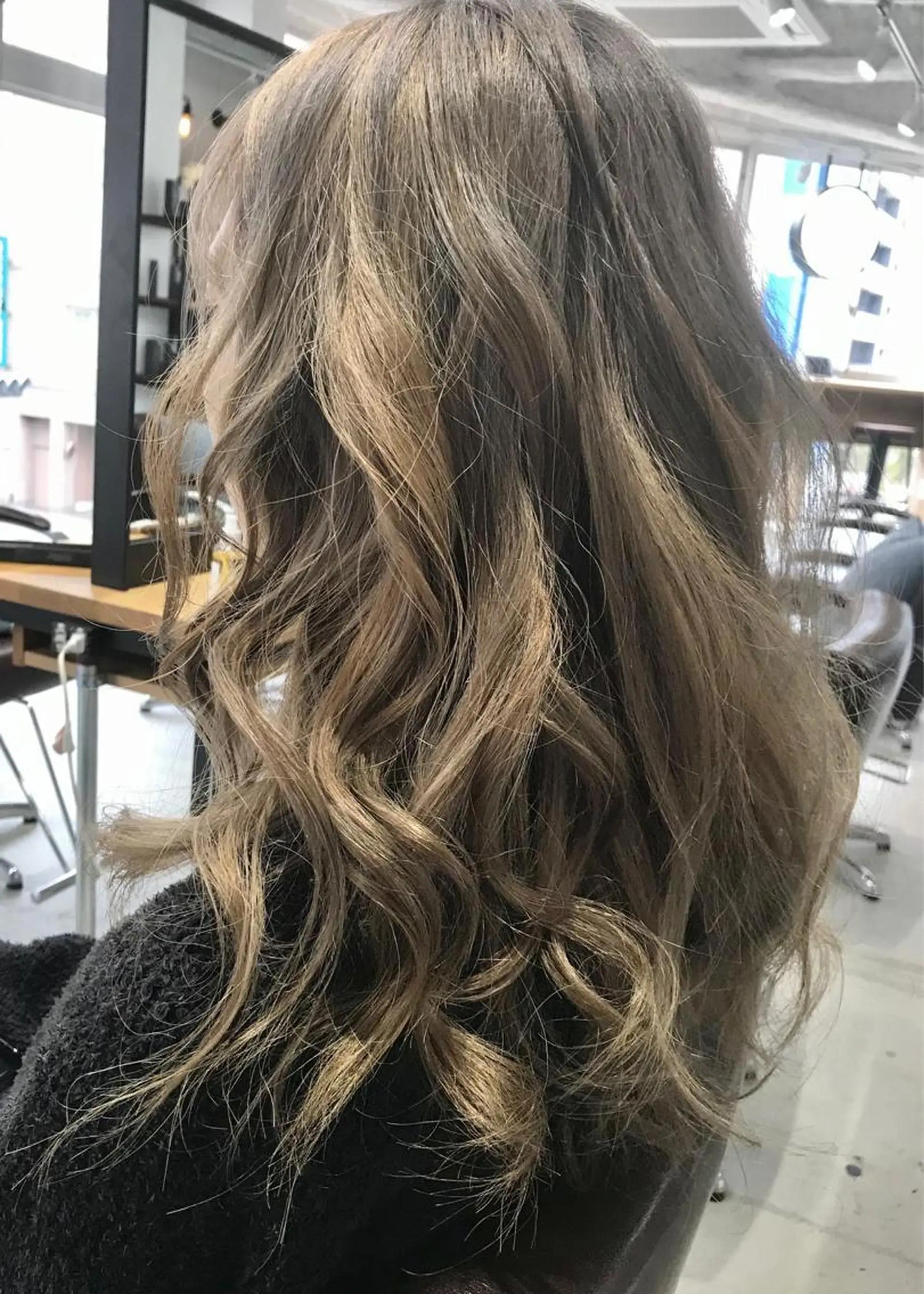 ロング カラー KOOKI スティードトーキョーのヘアスタイル