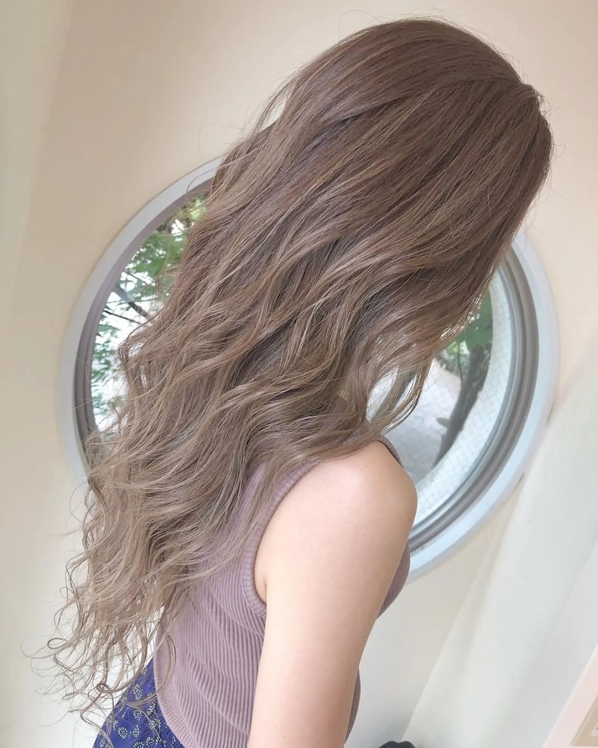 ロング カラー パーマ 上霜 菜月のヘアスタイル