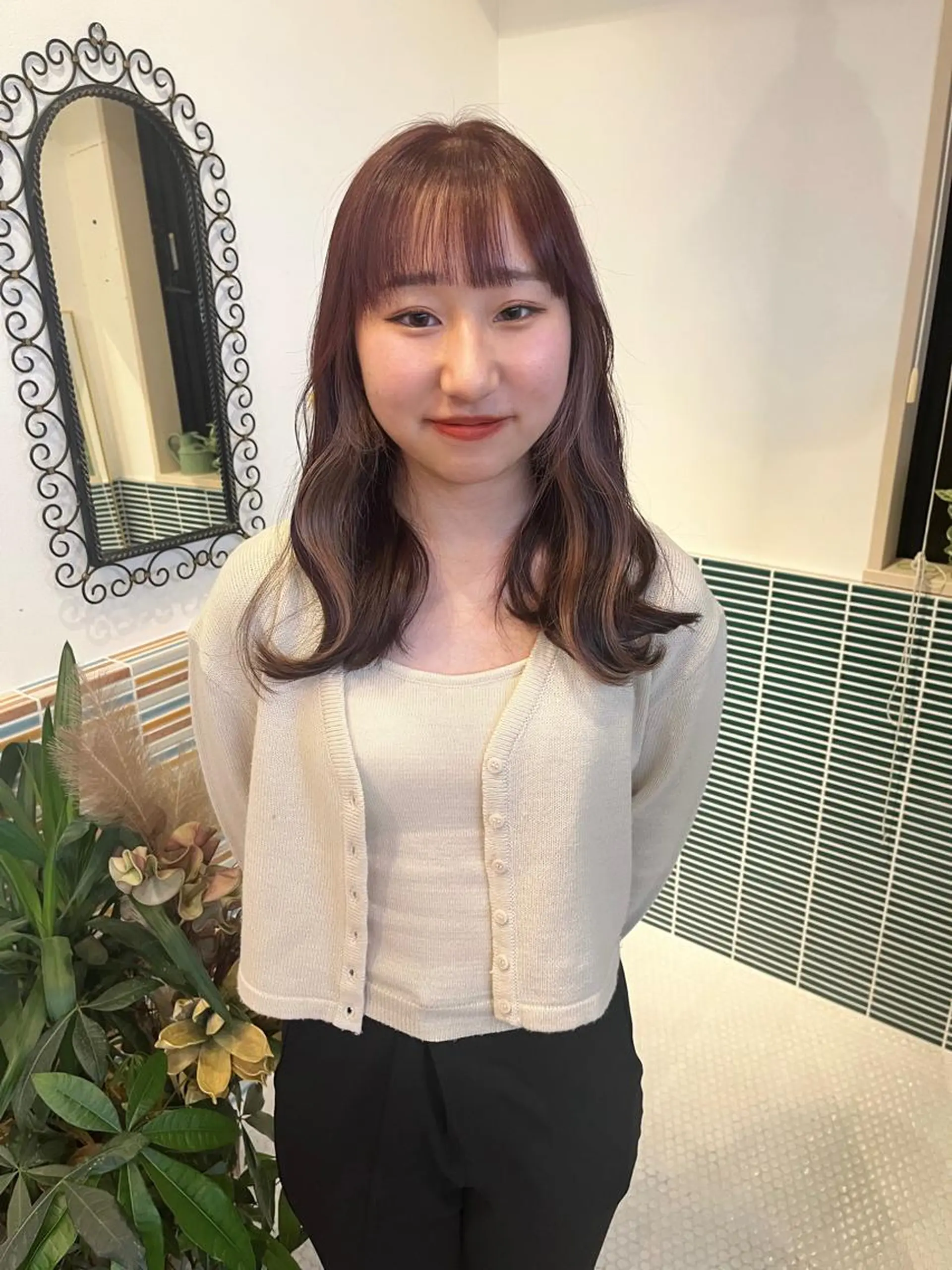 ミディアム カラー ベージュカラー ブリーチ インナーカラー 🩷ハイトーン透明感 レイヤー🩷ユリカのヘアスタイル