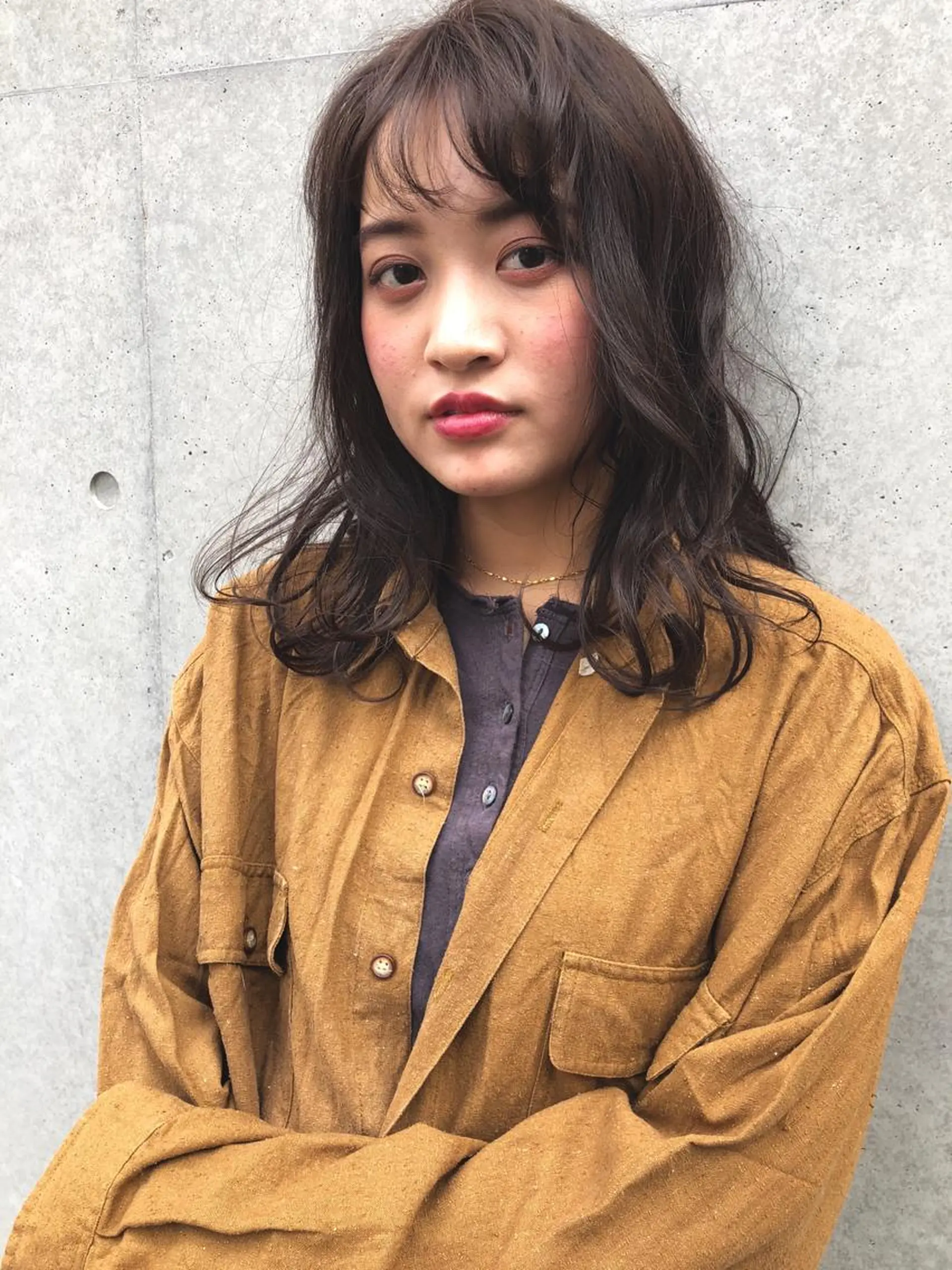 セミロング カラー パーマ アッシュ アッシュグレー アッシュグレージュ グレージュ 安達 俊亮のヘアスタイル