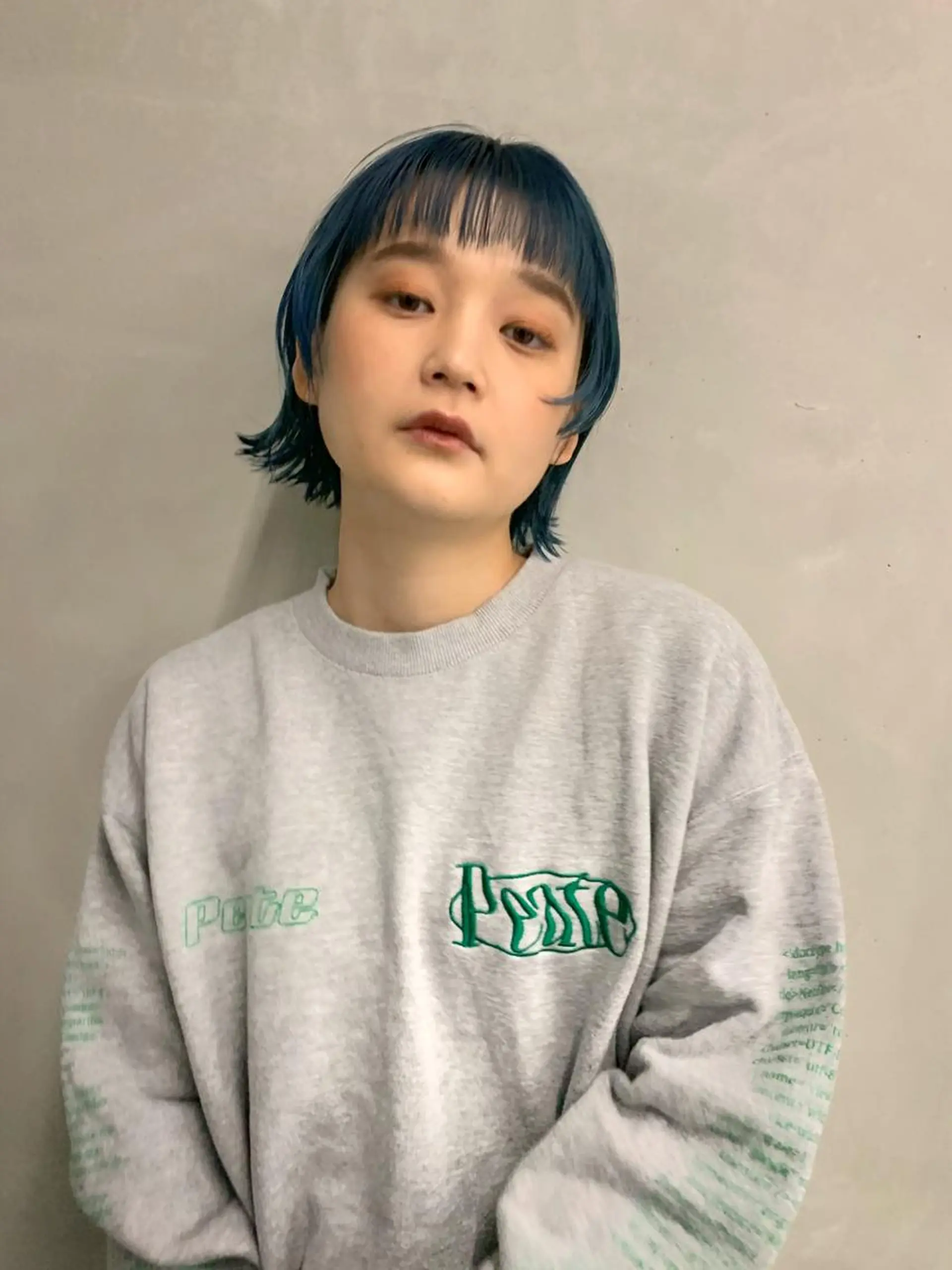 ショート カラー ブルーカラー ハイトーンカラー 顔周りカット オン眉 カット ヘアカラー トリートメント sakoda shunkiのヘアスタイル