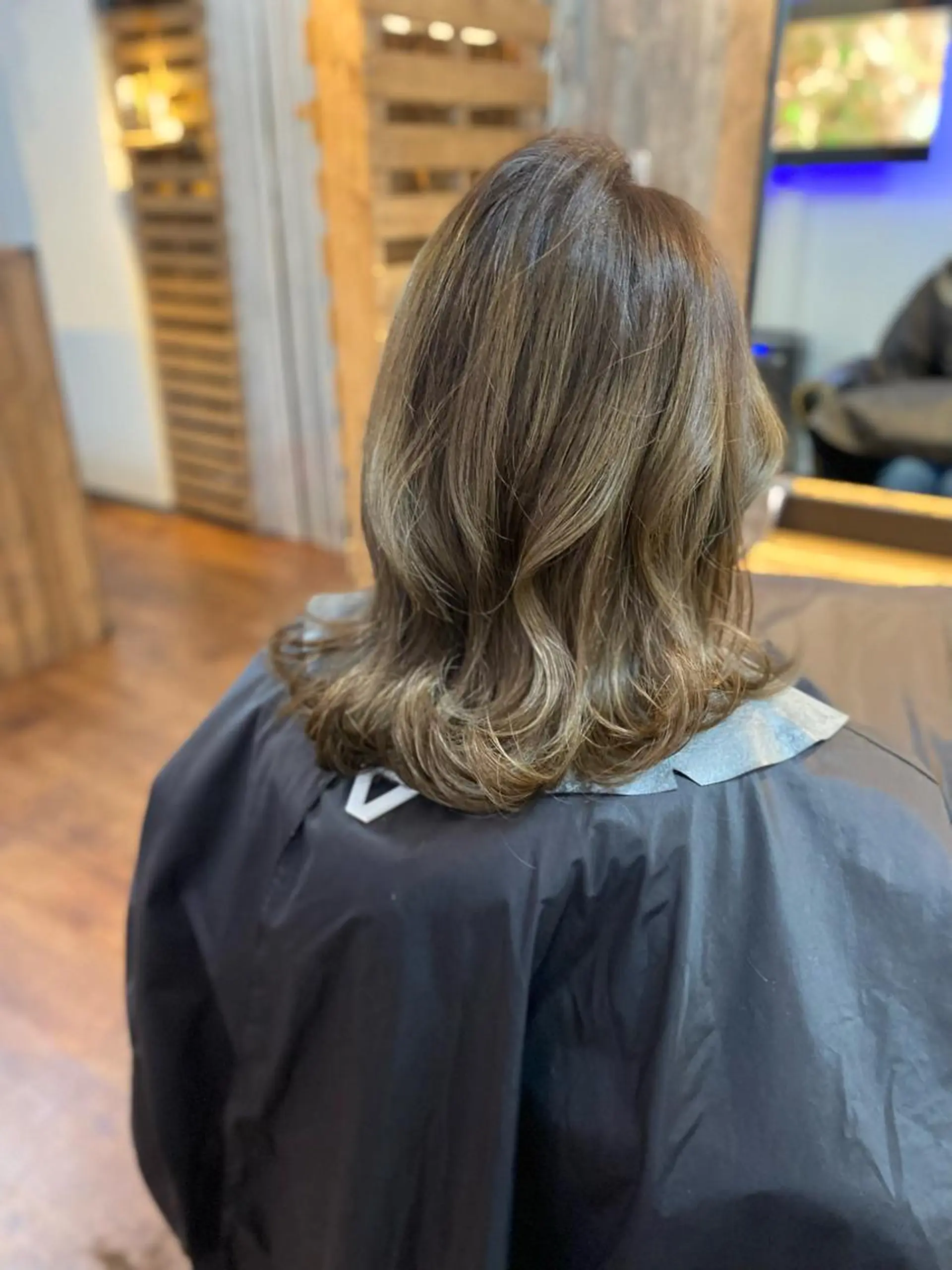 ミディアム カラー ハイライトカラー ハイライト Luzir⭐︎ GEN⭐︎のヘアスタイル