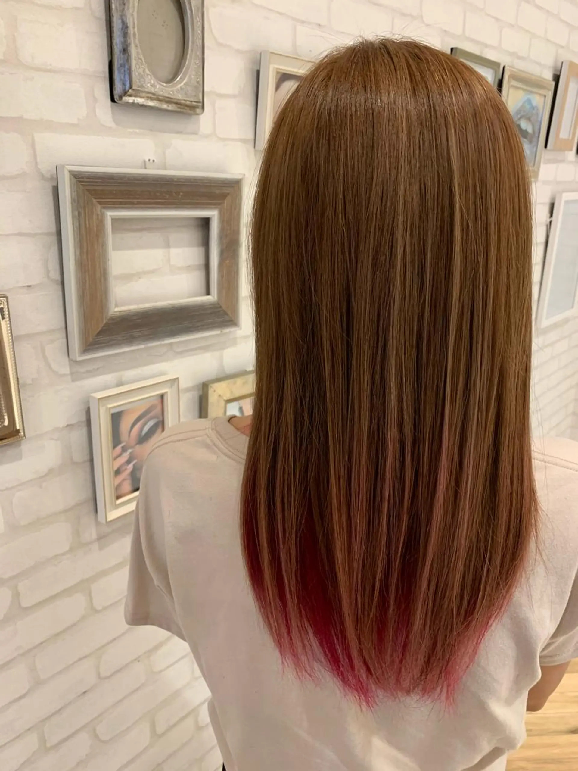 ロング カラー アッシュ ベージュカラー ブリーチ ハイライトカラー インナーカラー Gain所属・Gain Nanamiのエステ・リラクイメージ