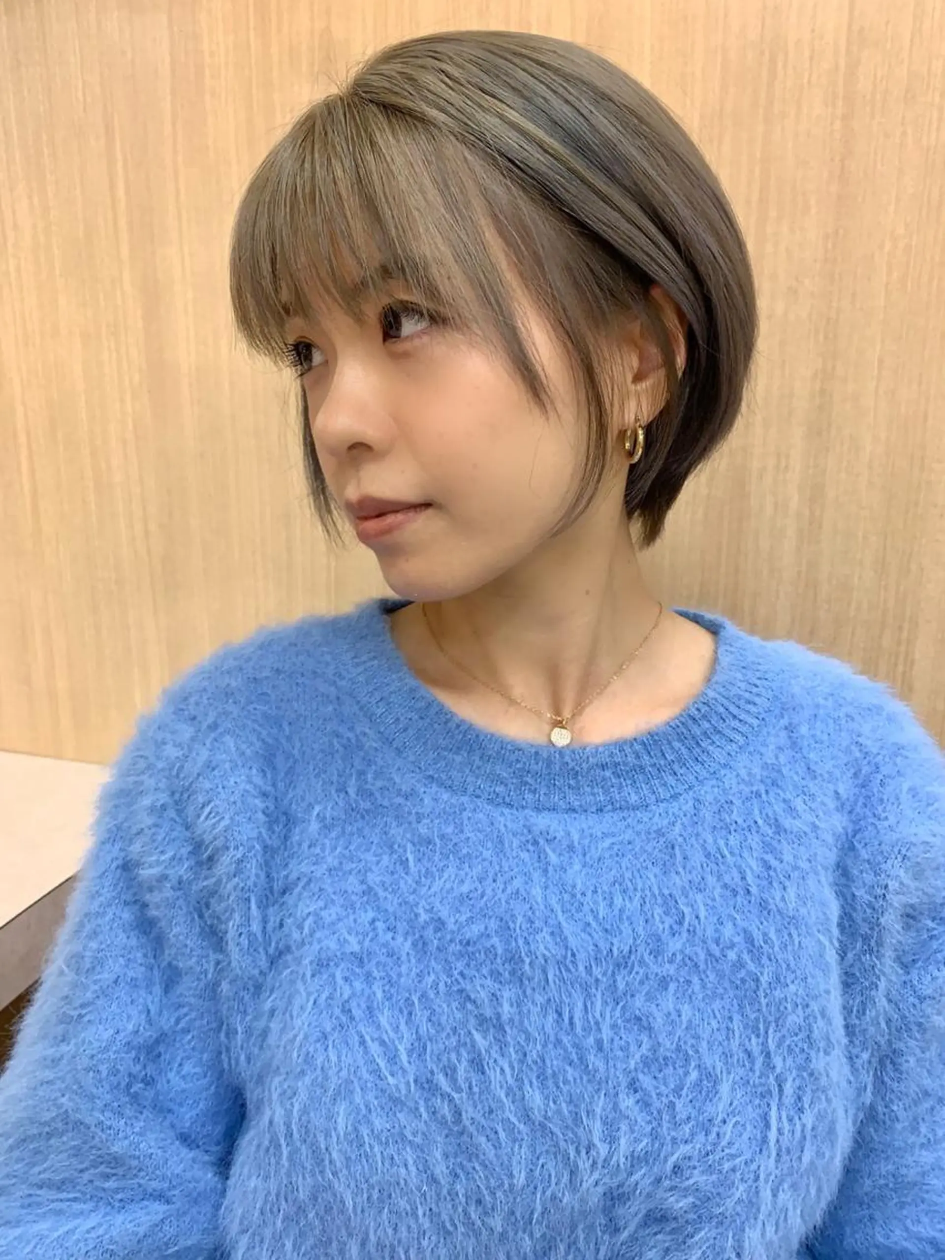 ショート カラー アッシュ ベージュカラー yui .のヘアスタイル