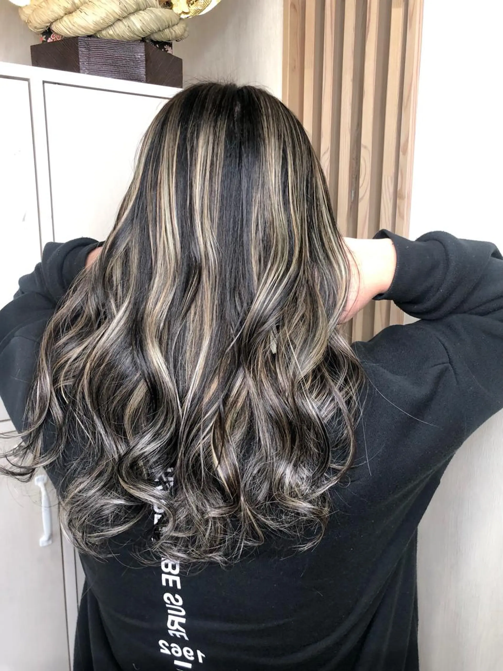 ミディアム カラー ハイトーン/韓国風 🤍Nacchi🐈のマツエク・マツパデザイン