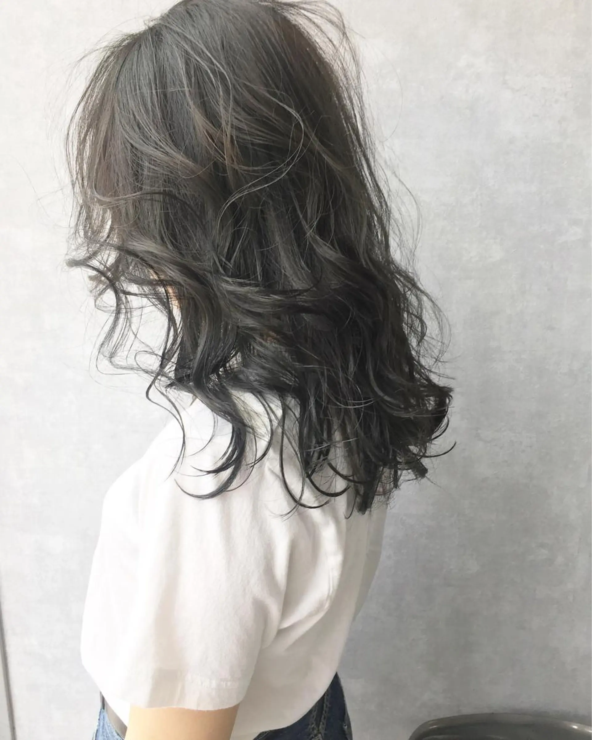 セミロング カラー ブルーカラー ブルージュ レイヤーカット BLend 渋谷のヘアスタイル