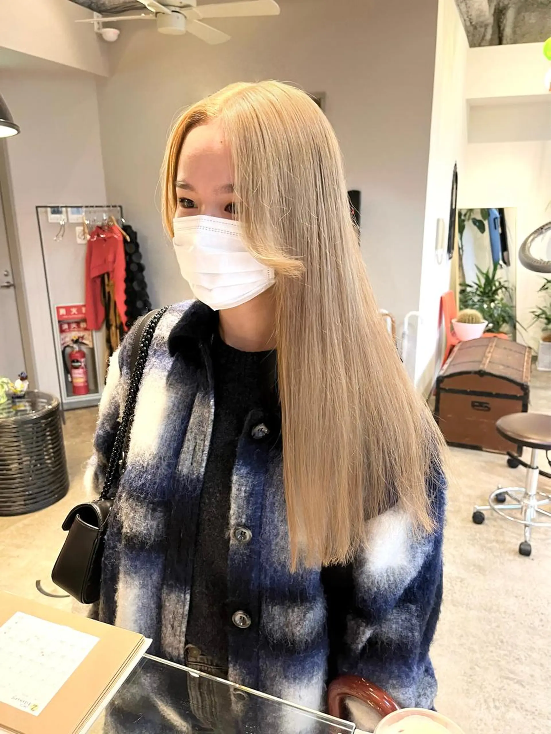 ロング カラー ブリーチ ブロンド カット ヘアカラー トリートメント 🩷ハイトーン透明感 レイヤー🩷ユリカのヘアスタイル