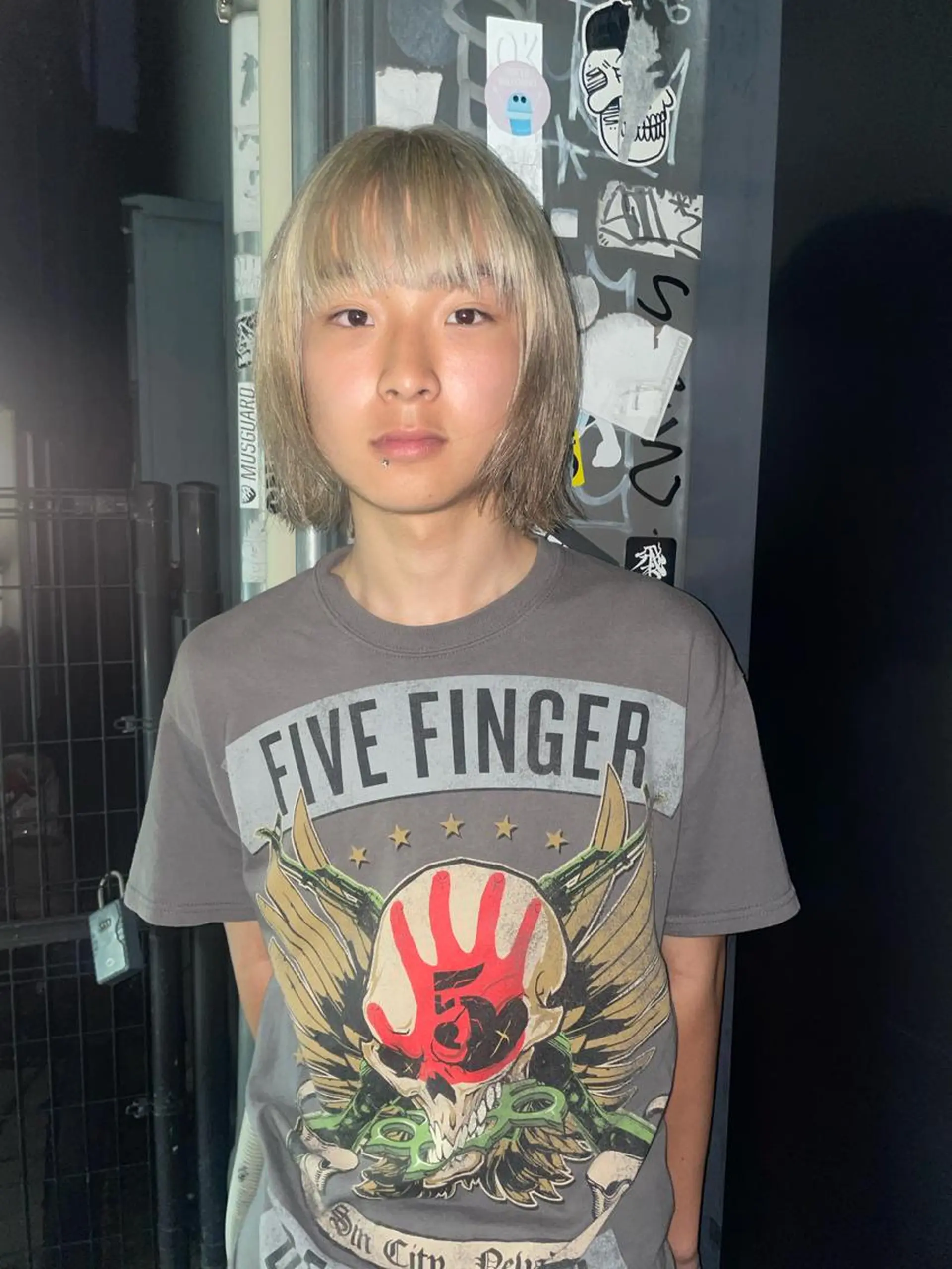 ミディアム カラー メンズ ミディアムパーマ メンズバレイヤージュ メンズブリーチ センターパート フェードカット ヘアカラー トリートメント スパイラルパーマ 🌐hina⭐️のヘアスタイル