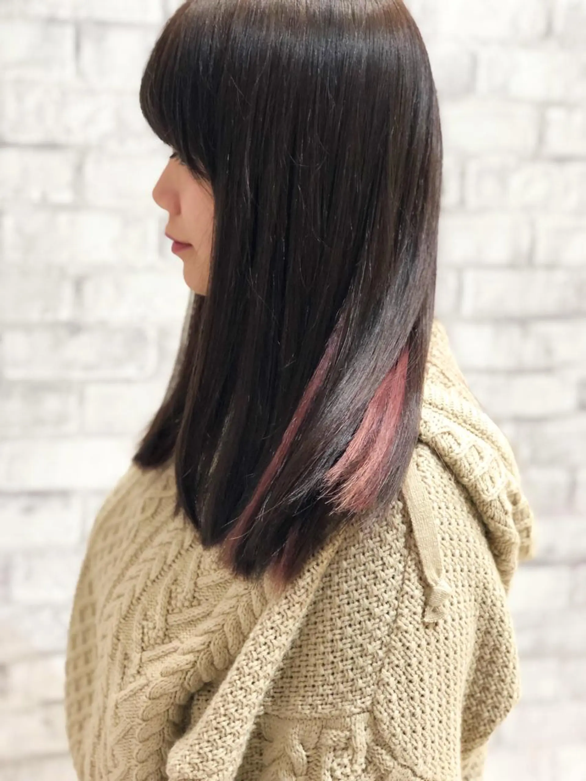 ミディアム カラー ヘアアレンジ アッシュ インナーカラー ピンクカラー ヘアカラー トリートメント 秋山 幸太のヘアスタイル