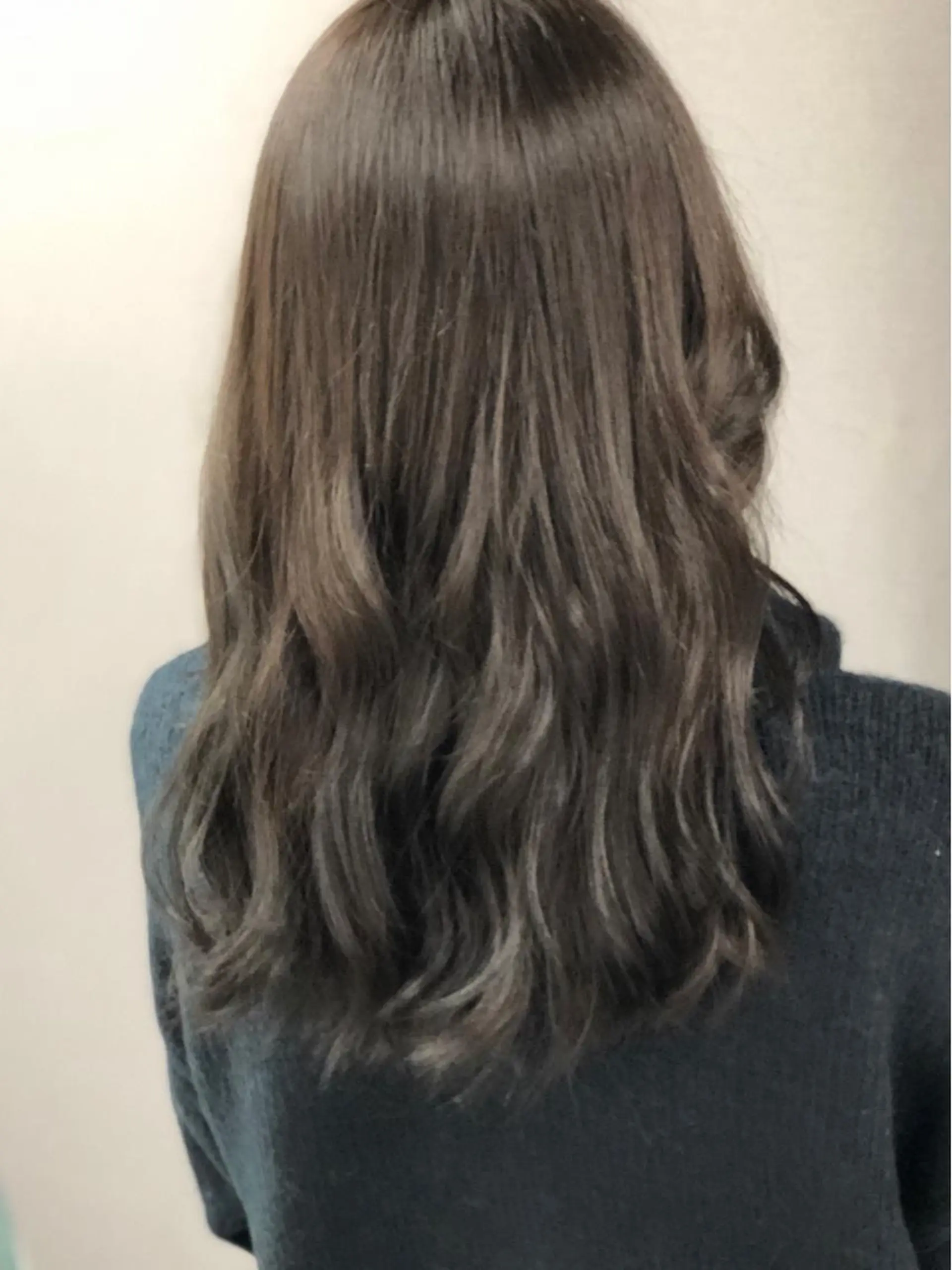 セミロング カラー ヘアアレンジ アッシュ アッシュグレー 外国人風カラー エクステ 枝毛カット＆髪質改善 満足NO.1岡しゃんのヘアスタイル