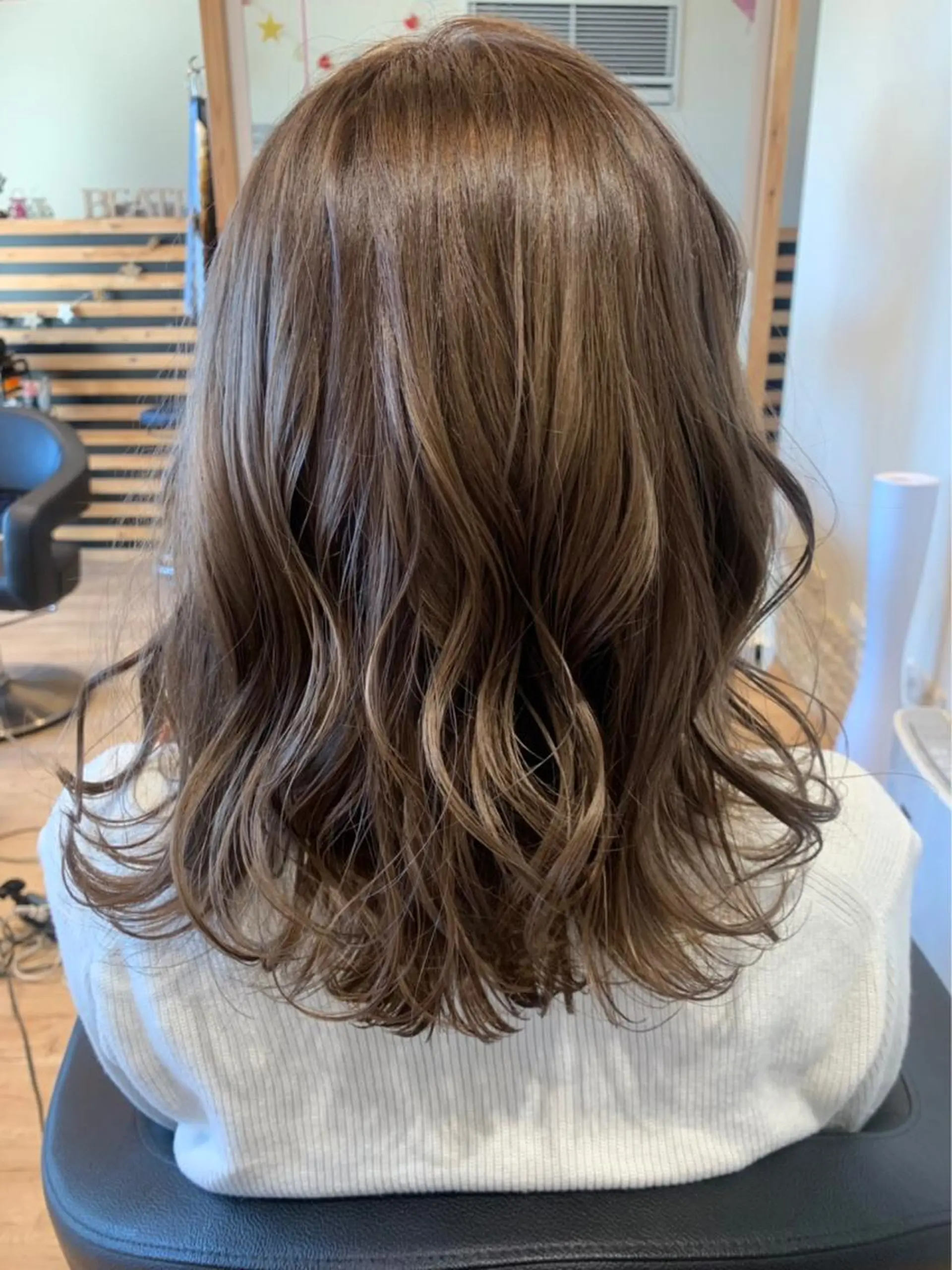 カラー 早川 真幸のヘアスタイル