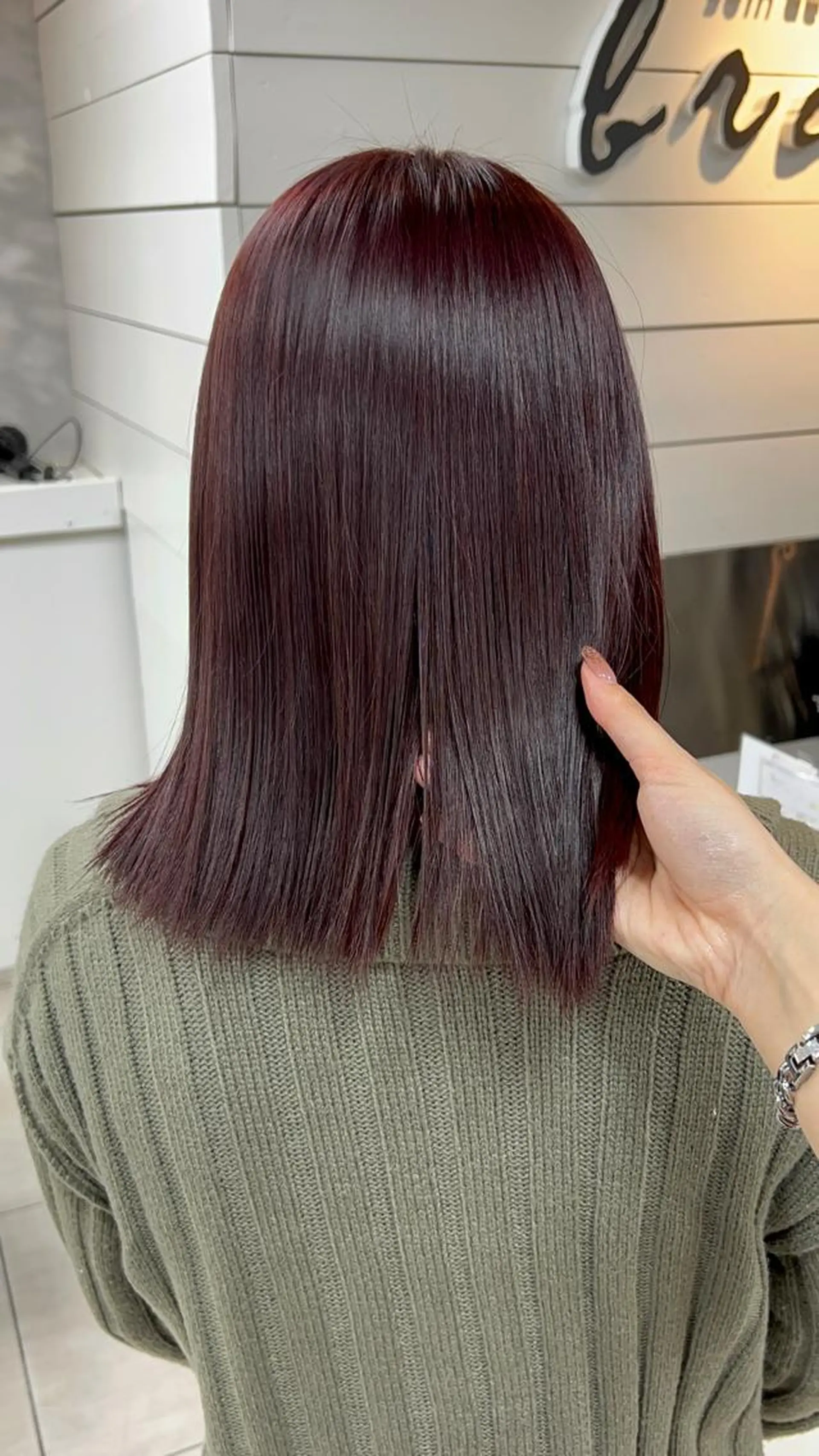 ミディアム カラー ヘアアレンジ 黒髪 ブリーチ ダブルカラー ブリーチなしカラー 卒業式のヘアスタイル インナー×縮毛矯正 ピンクカラー澤井里菜のヘアスタイル
