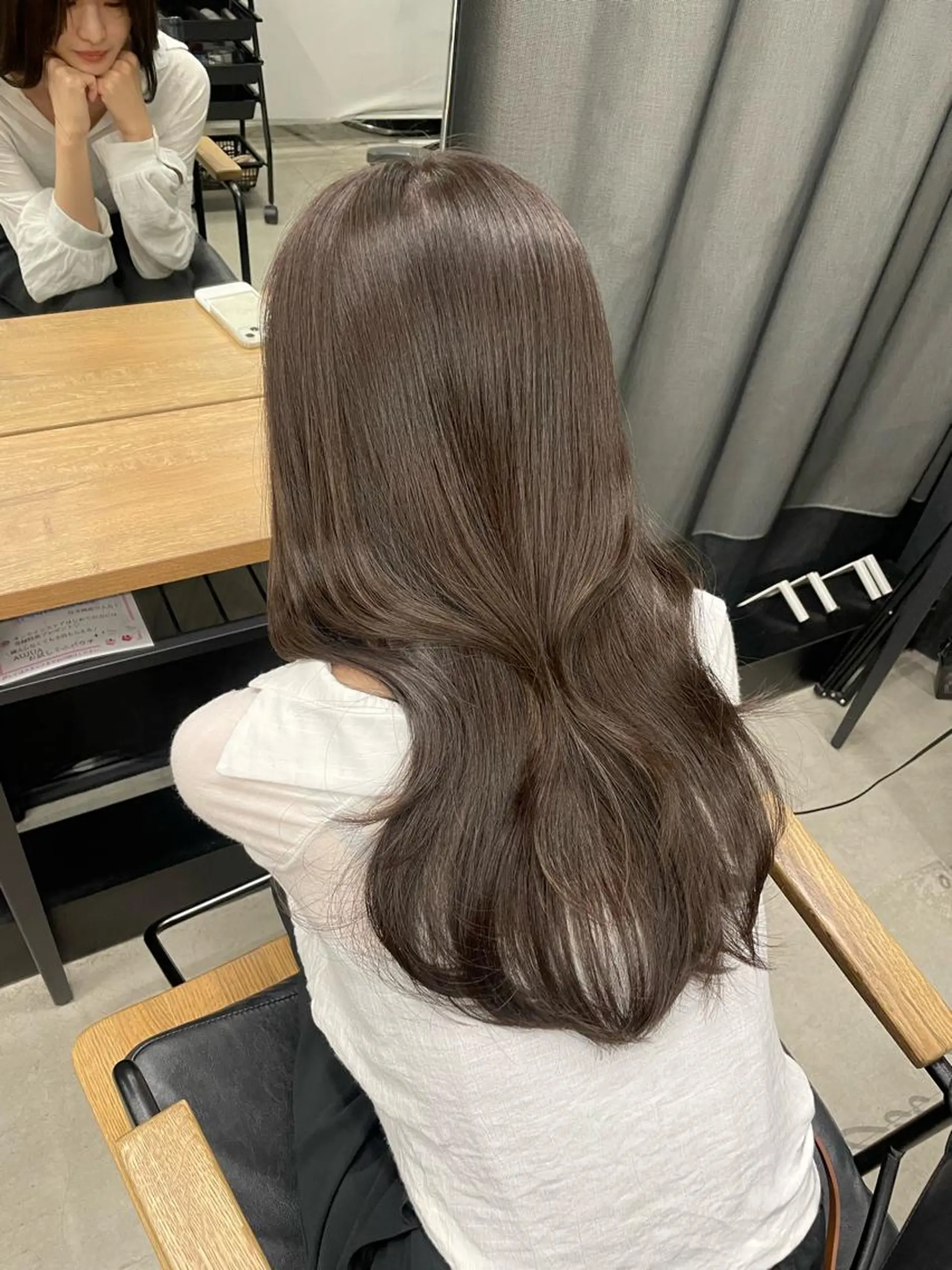 ロング 伊藤 莉奈　韓国ヘアのヘアスタイル