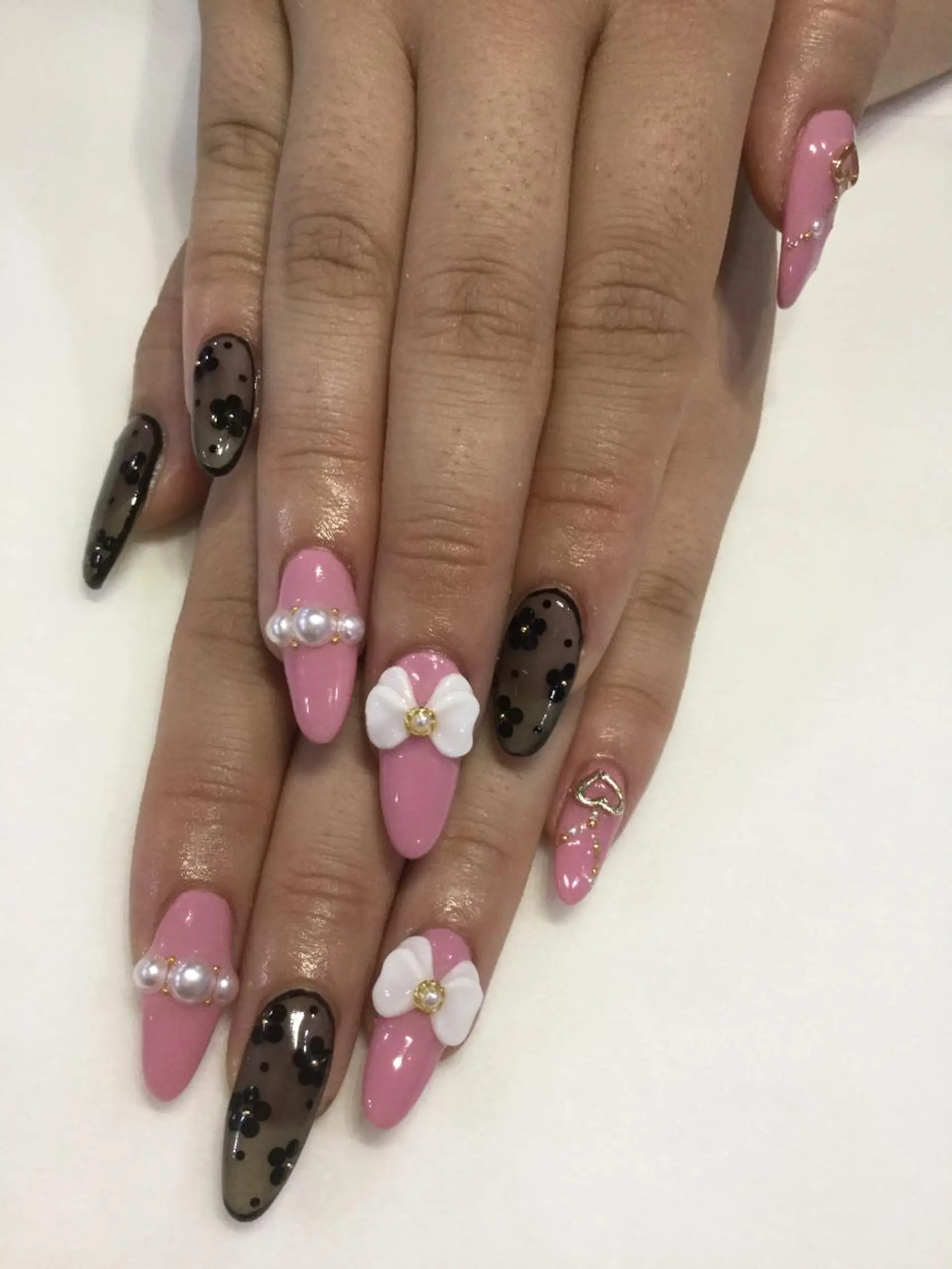 ネイル ハンドネイル 💎🐰 saki. m 🐰💎のネイルデザイン