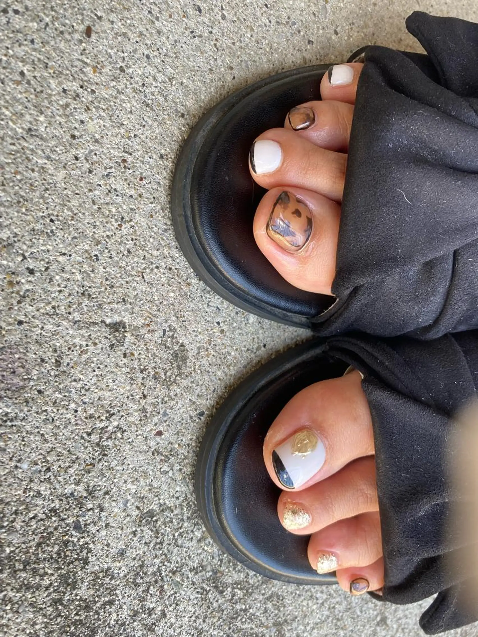 ショート ネイル ハンドネイル フットネイル ✴︎ Delightのネイルデザイン