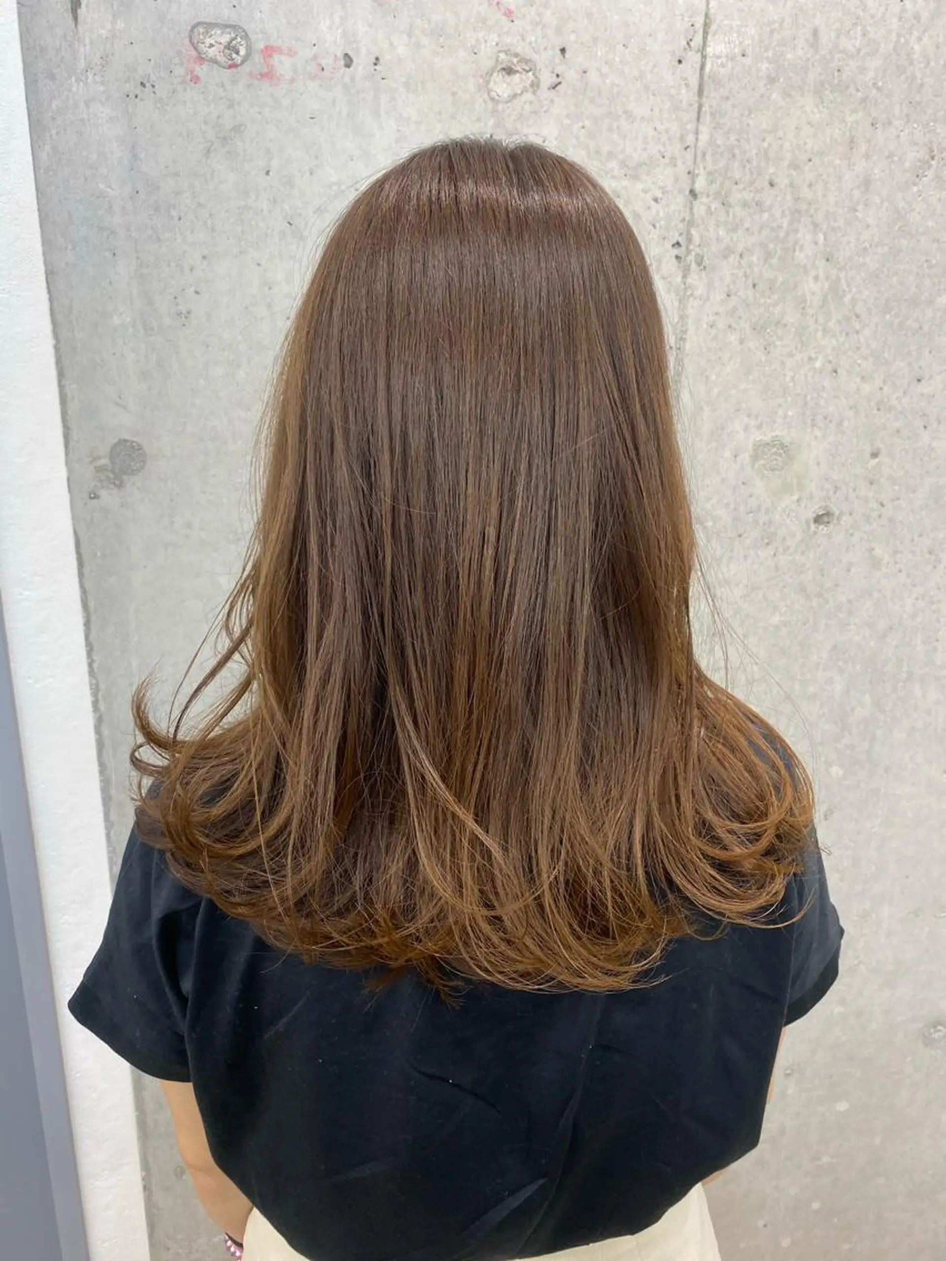 ロング カラー オリーブ/アッシュ やわらか透明感カラーのヘアスタイル