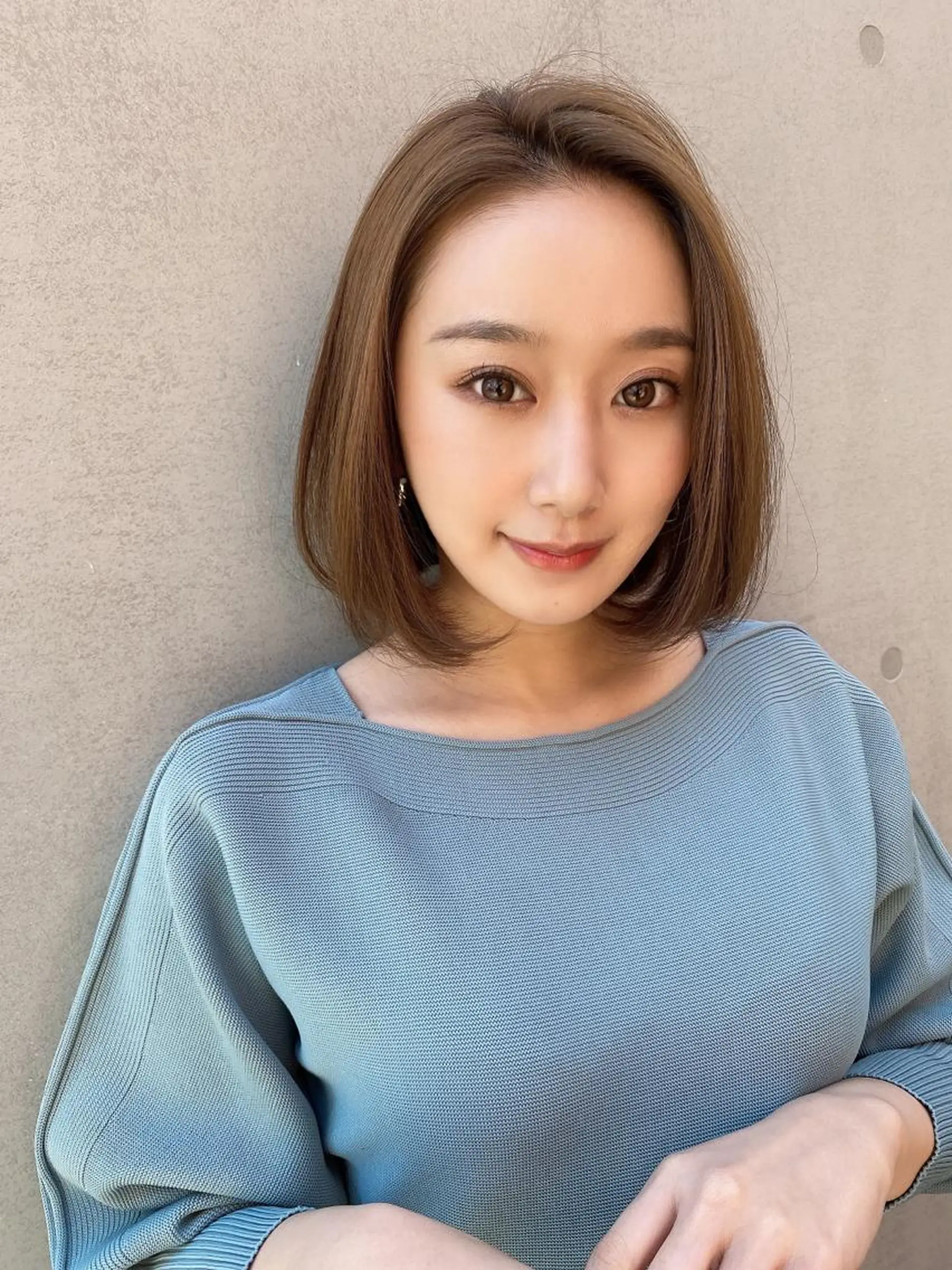 ミディアム カラー ベージュカラー ボブ カット ヘアカラー トリートメント ツヤ髪になりたい方へ 🩷柴田知亜希のヘアスタイル